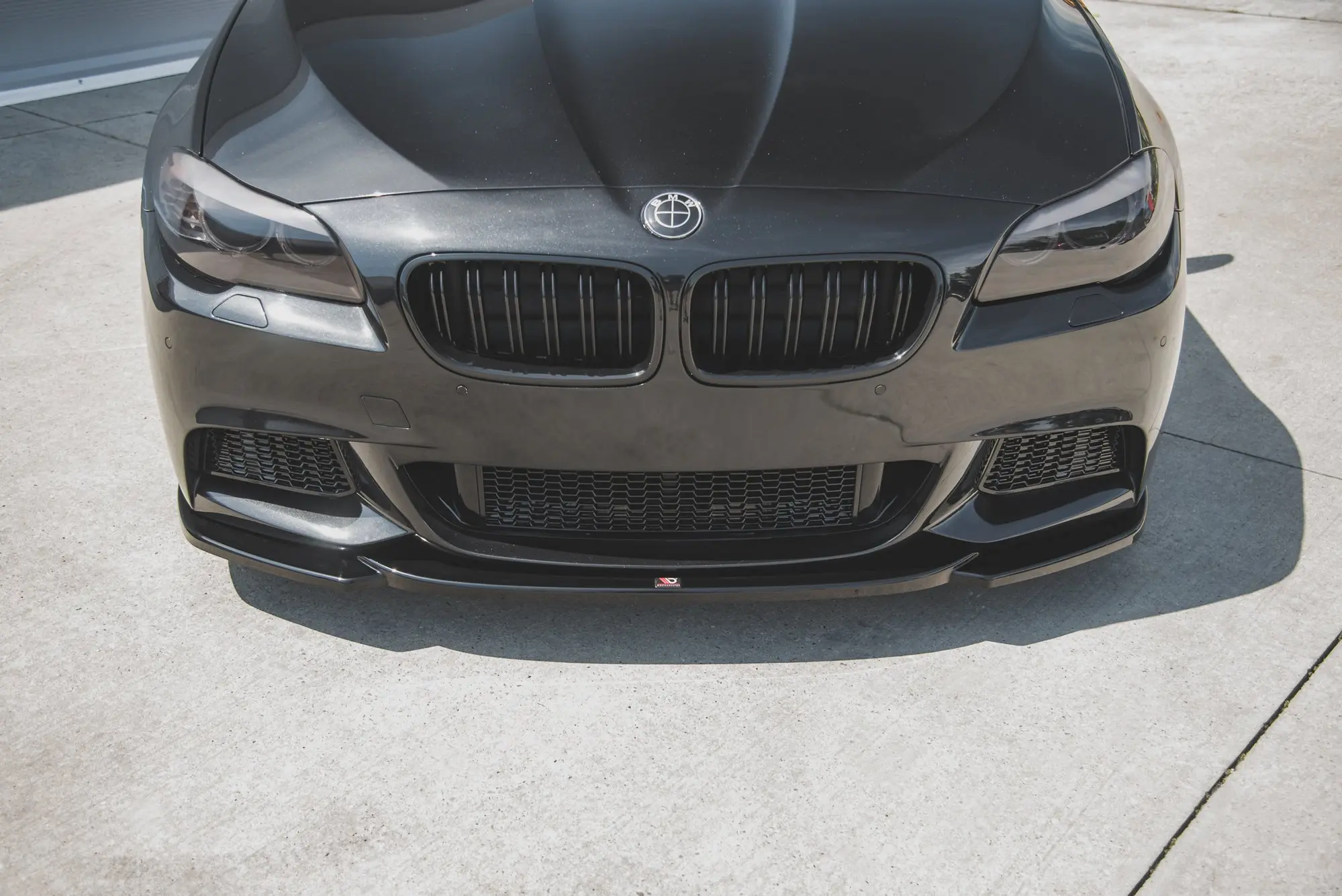Frontspoiler BMW 5 (F10/F11) M-Pakke 2010 - 2017 | V.4 Glossy Black Edition – bilde 5