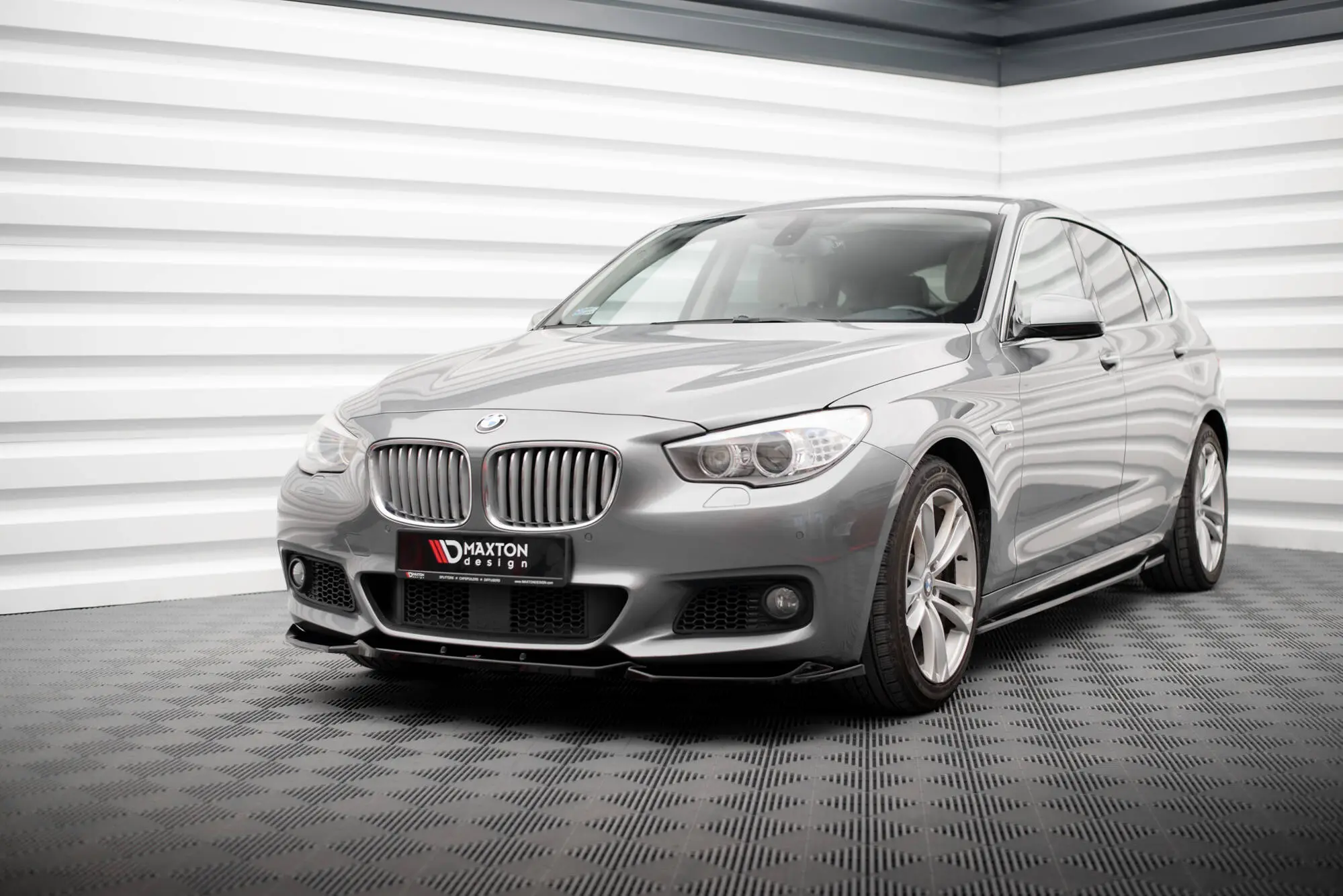 Frontspoiler BMW 5 Gran Turismo (F07) M-Pack 2009 - 2013 | Glossy Black Edition – bilde 4