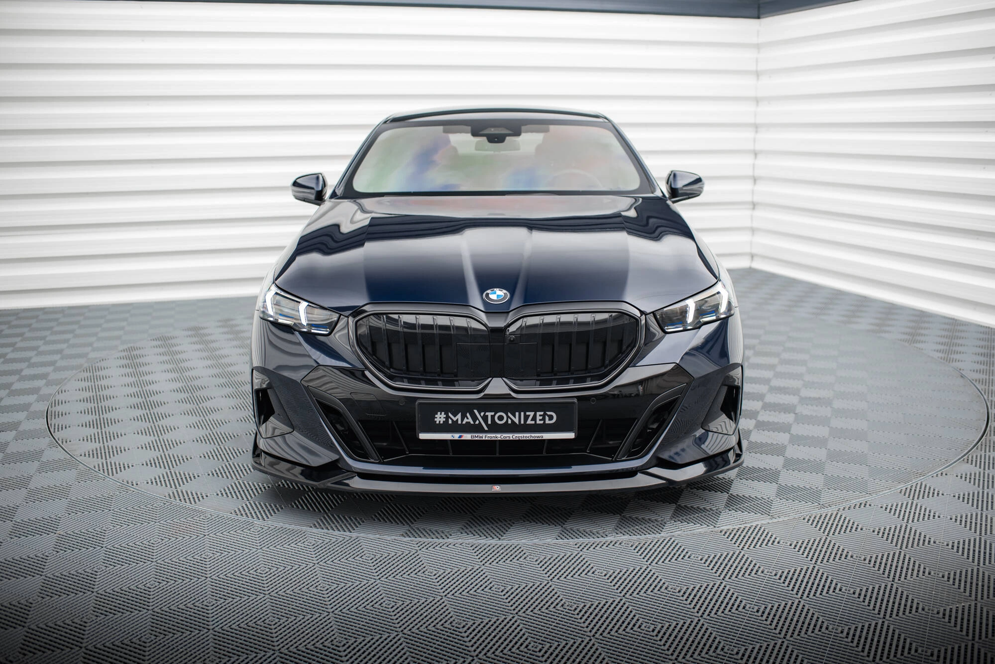 Frontspoiler BMW 5 / i5 (G60/G61) M-Pack 2023 -> | V.2 Glossy Black Edition – bilde 2