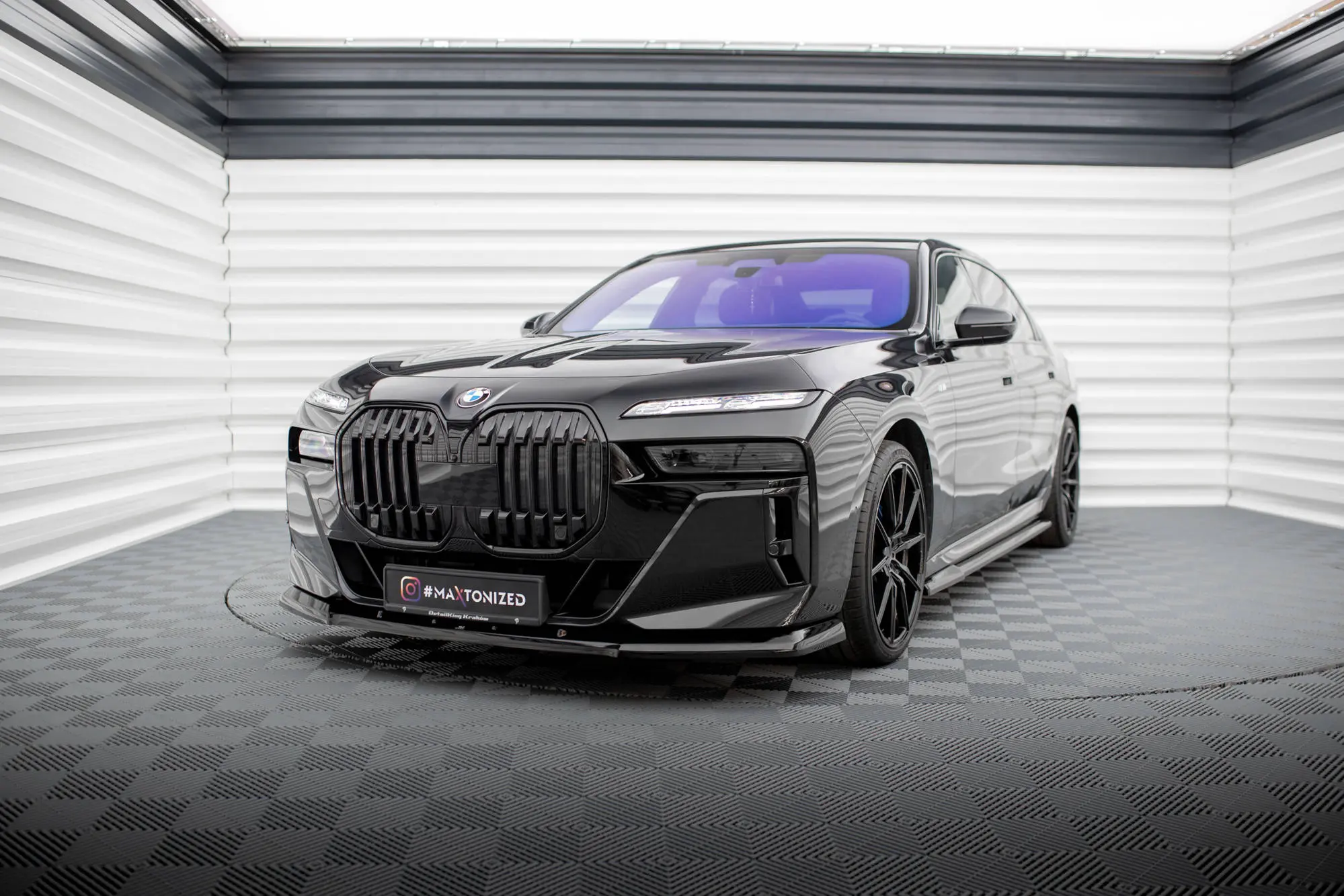 Frontspoiler BMW 7 (G70) M-Pack 2022 ->  | V.1 Glossy Black Edition – bilde 4