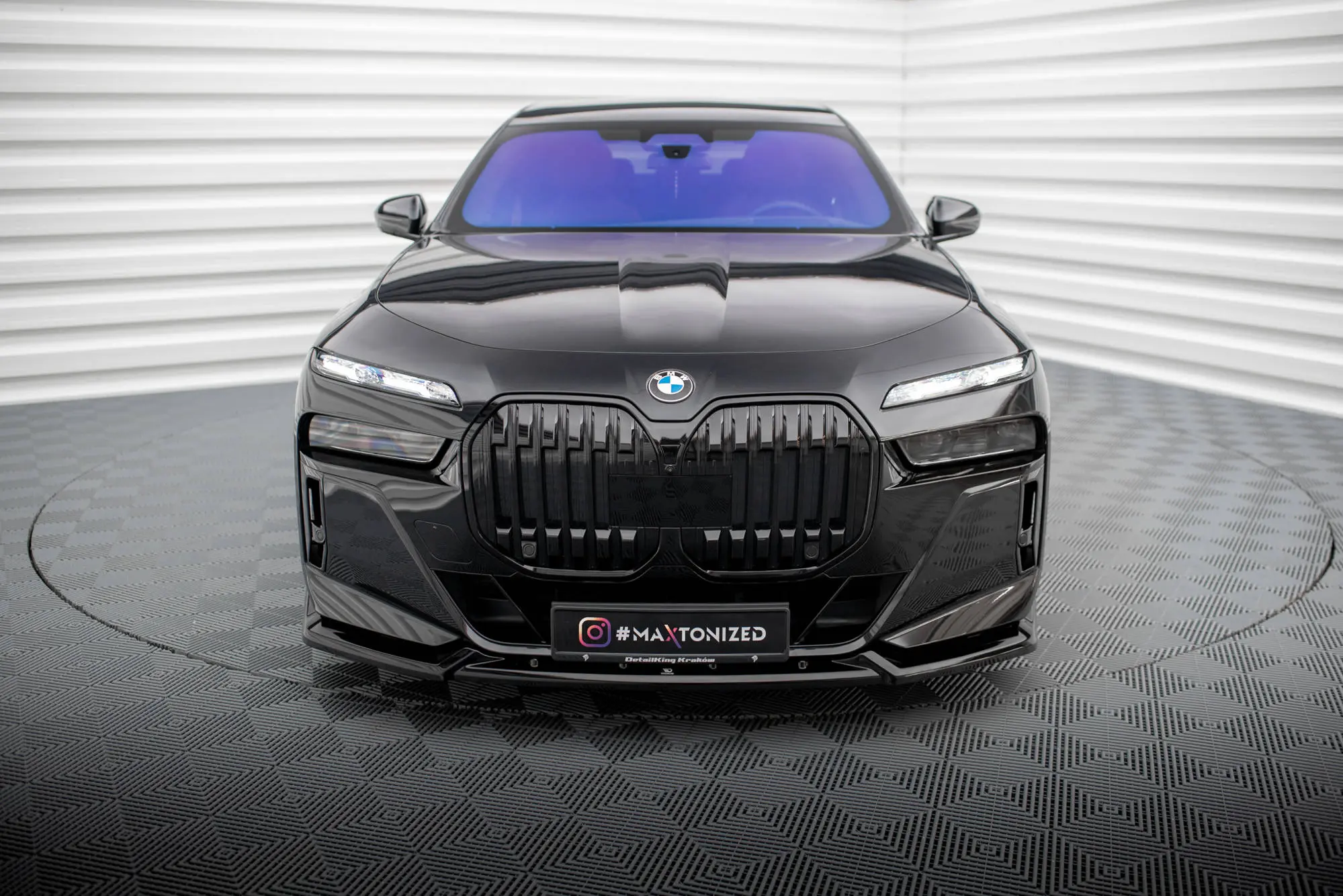 Frontspoiler BMW 7 (G70) M-Pack 2022 ->  | V.2 Glossy Black Edition – bilde 3