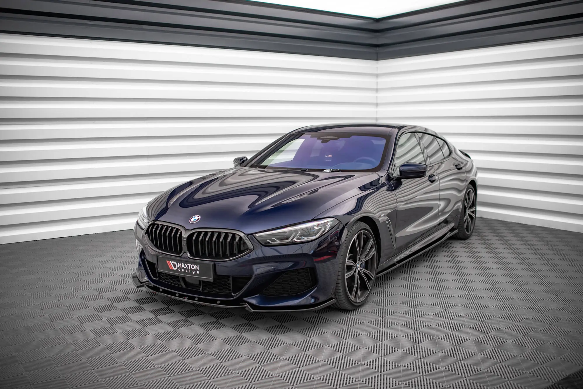 Frontspoiler BMW 8 Coupe (G15) M-Pack / 8 Gran Coupe (G16) M-Pack / M8 (F92) 2018 - 2022 | V.3 Glossy Black Edition – bilde 3