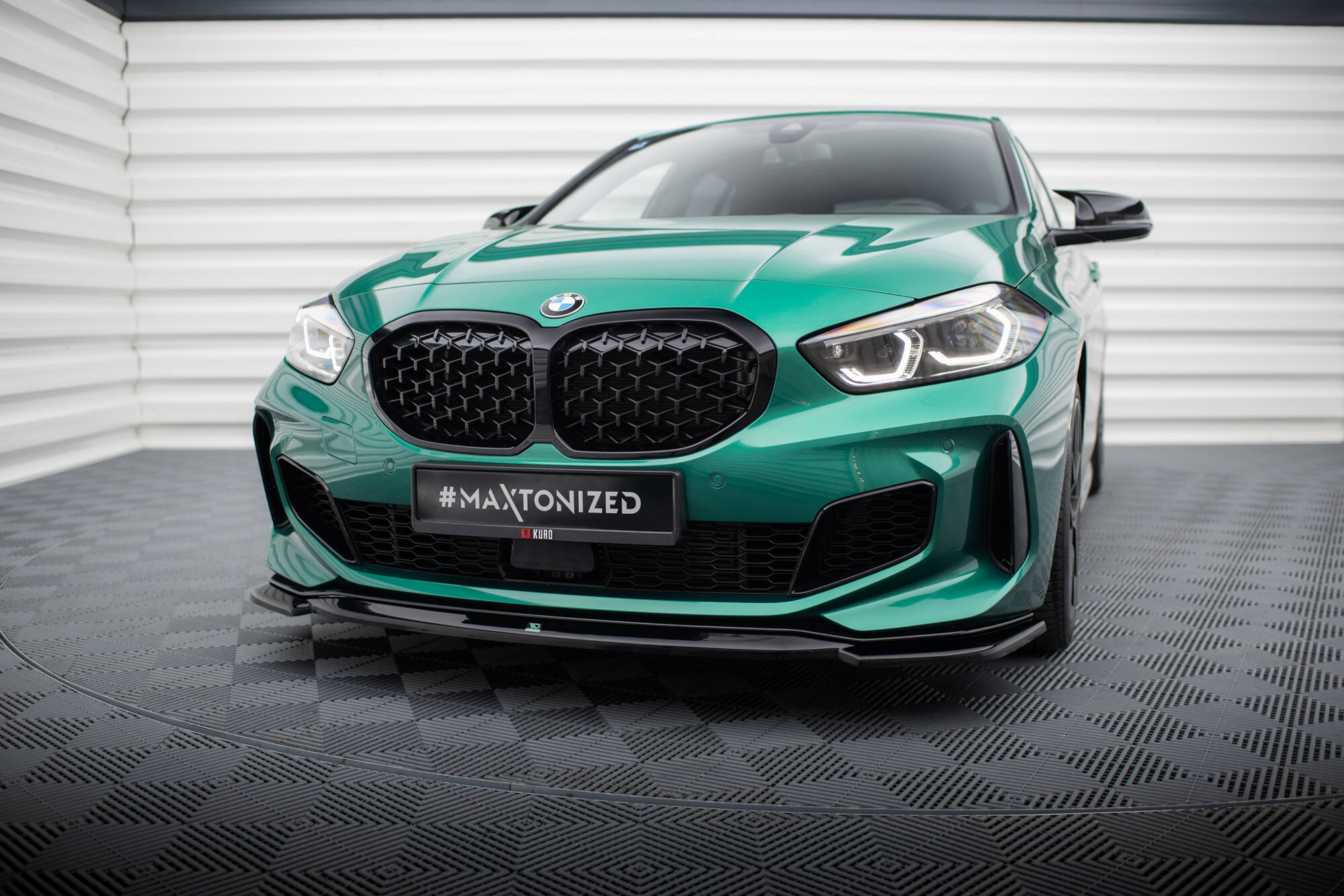 Frontspoiler BMW M135i (F40) 2022 - 2024 | Sport Glossy Black Edition V10