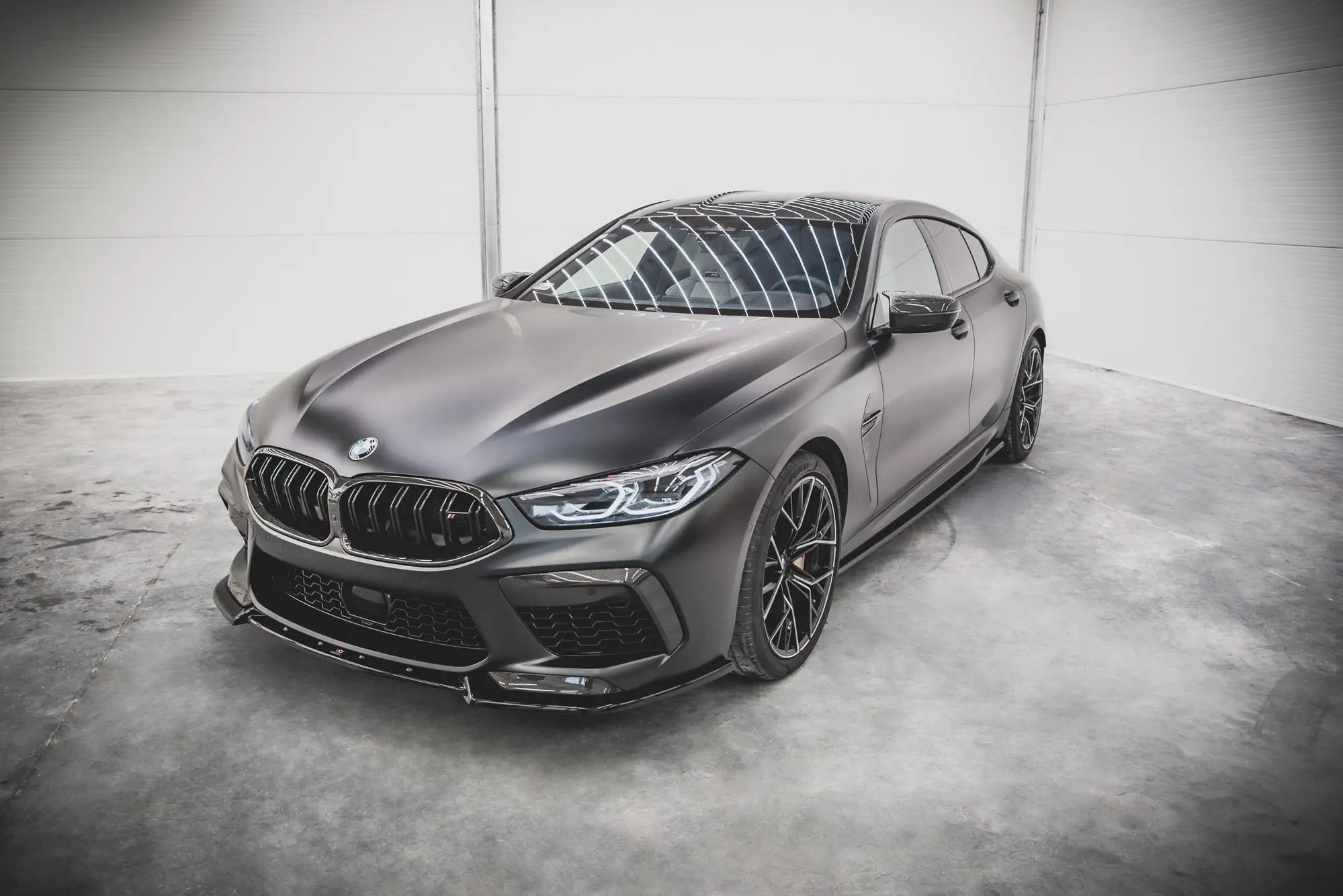 Frontspoiler BMW M8 Gran Coupe (F93) 2019-> | V.3 Glossy Black Edition – bilde 3
