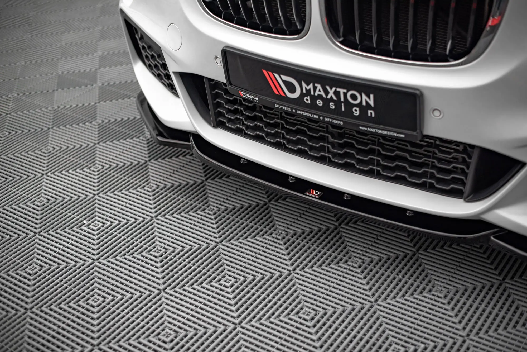 Frontspoiler BMW X1 (F48) M-Pakke 2015-2019 | V.1 Glossy Black Edition
