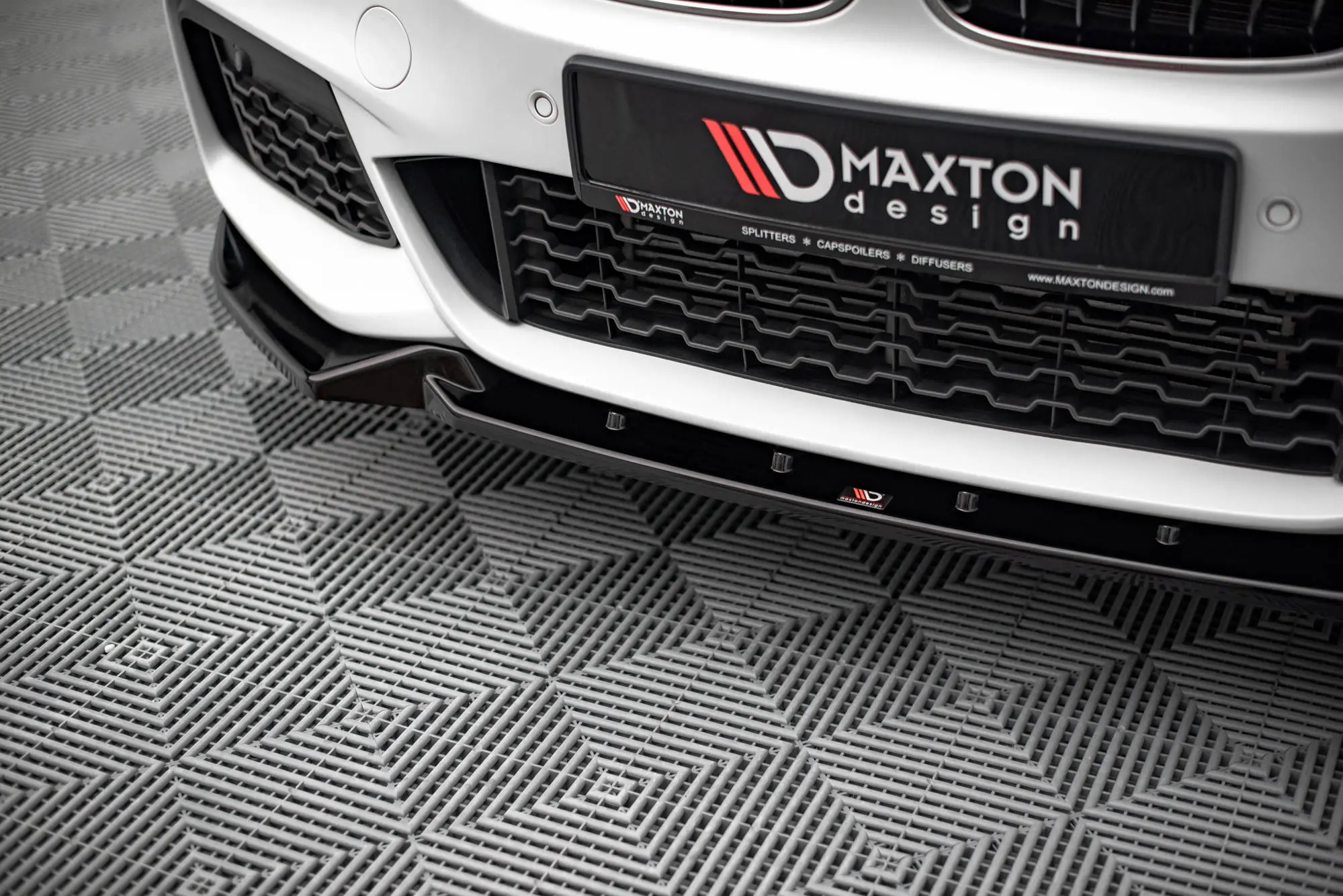 Frontspoiler BMW X1 (F48) M-Pakke 2015-2019 | V.2 Glossy Black Edition
