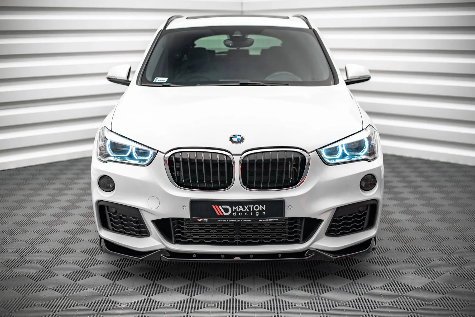 Frontspoiler BMW X1 (F48) M-Pakke 2015-2019 | V.2 Glossy Black Edition – bilde 2