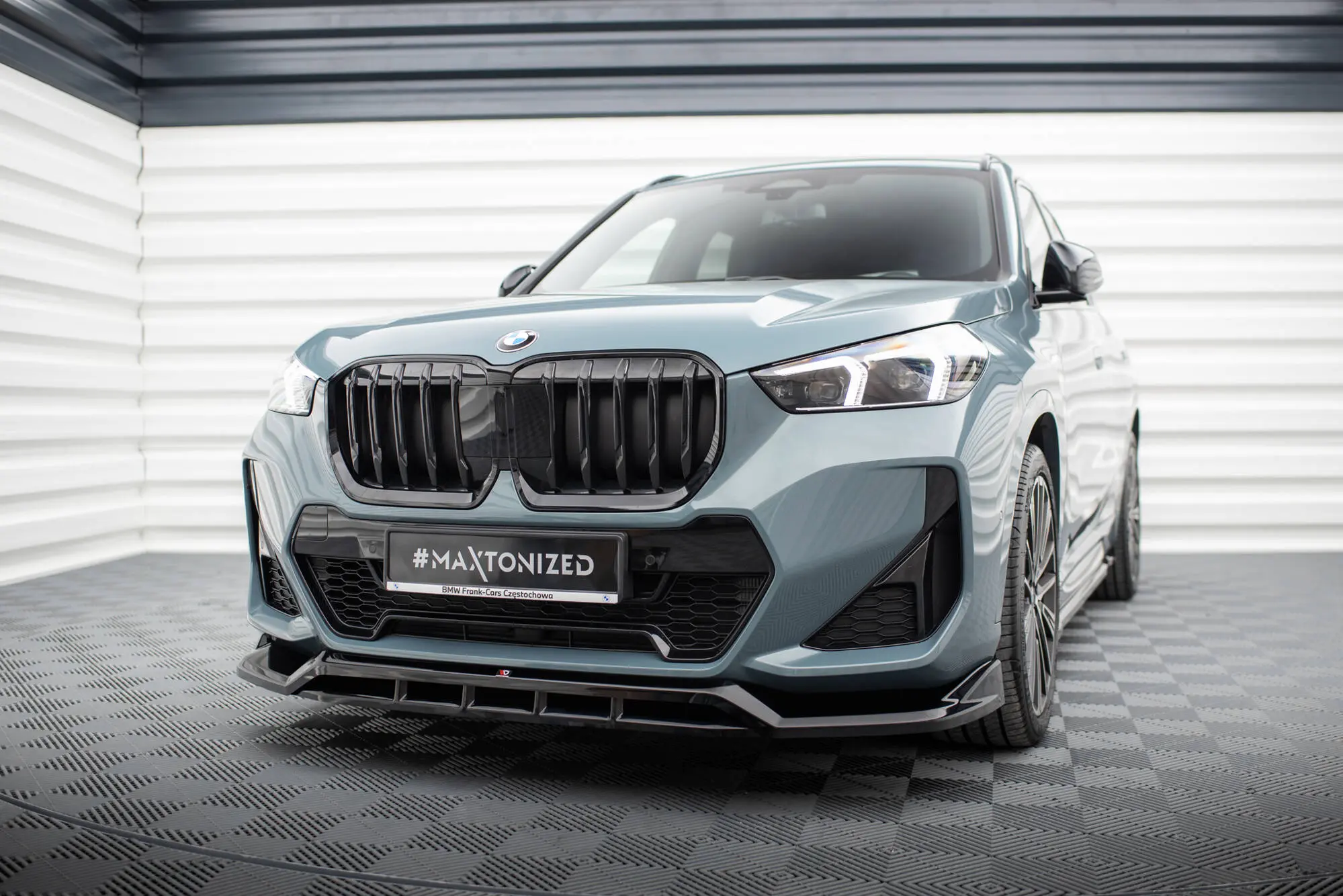 Frontspoiler BMW X1 (U11) M-Pakke 2022 - > | Glossy Black Edition – bilde 4