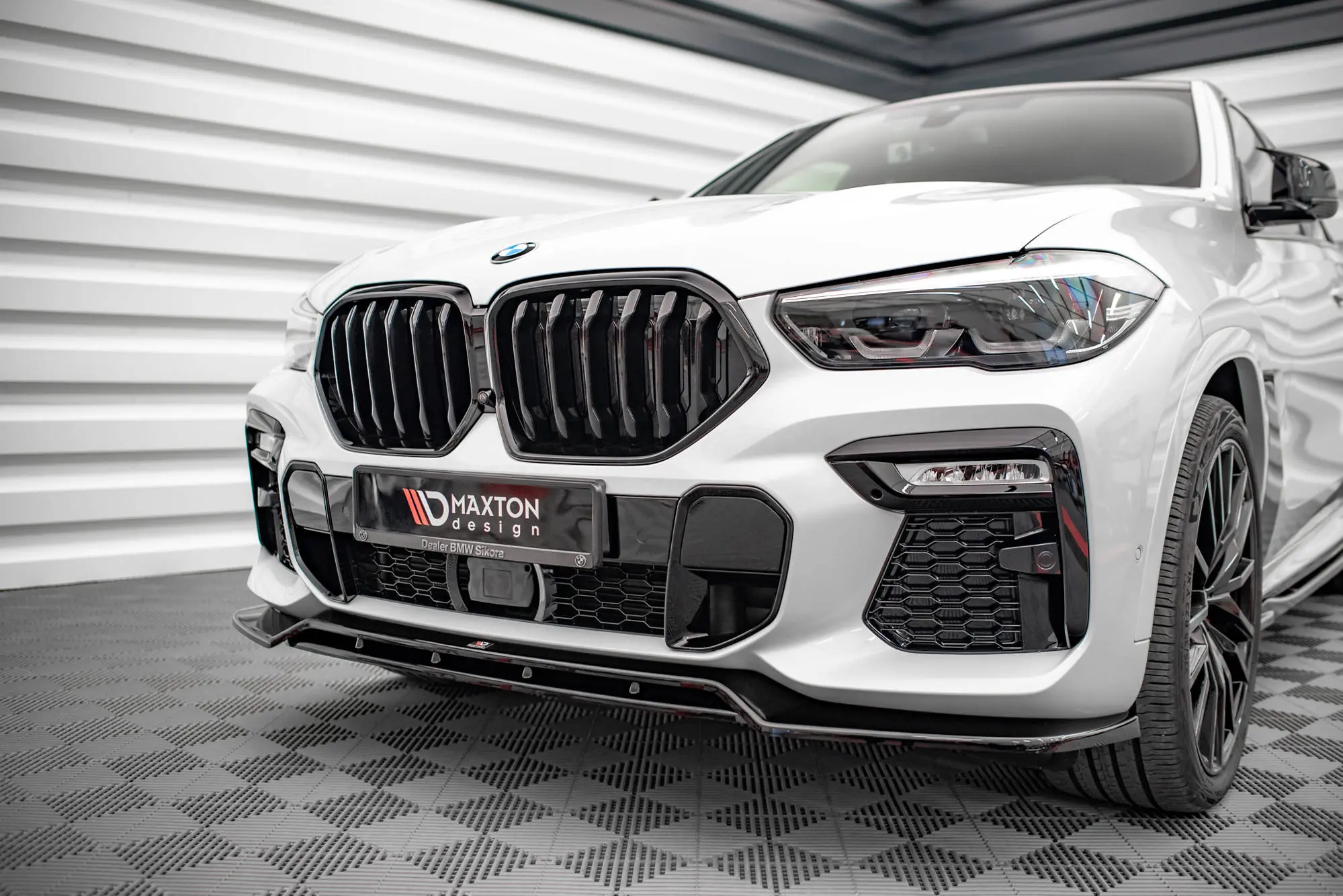 Frontspoiler BMW X6 (G06) M-Pakke 2019 -> | V.2 Glossy Black Edition