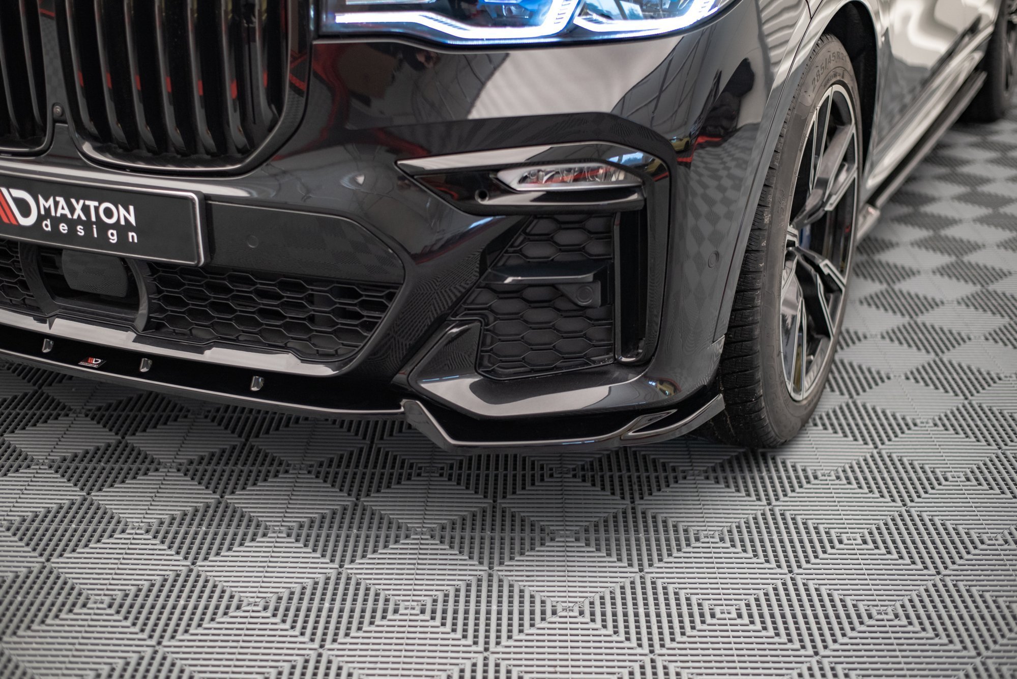 Frontspoiler BMW X7 M (G07) 2018 - 2022 | V.2 Glossy Black Edition