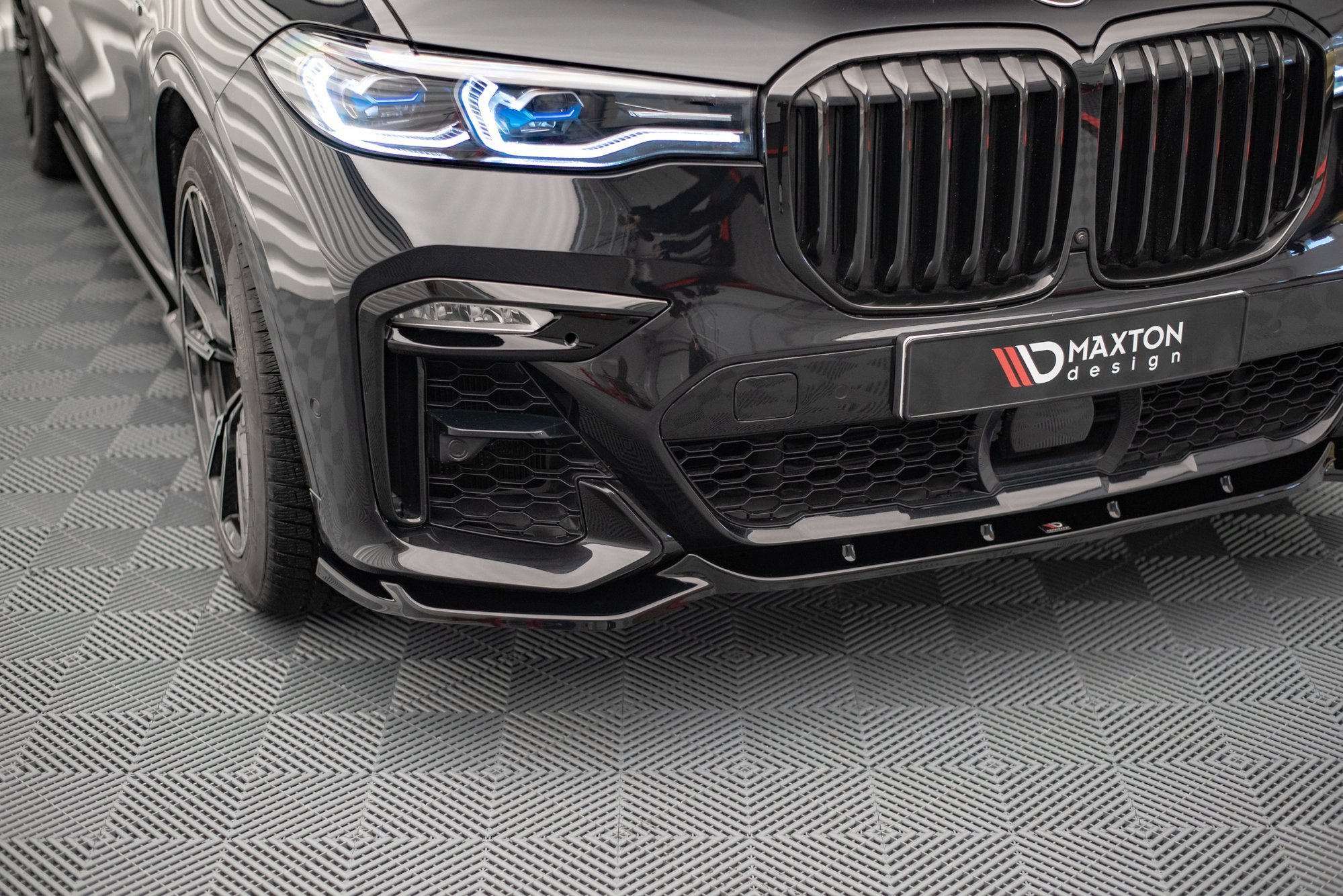 Frontspoiler BMW X7 M (G07) 2018 - 2022 | V.3 Glossy Black Edition
