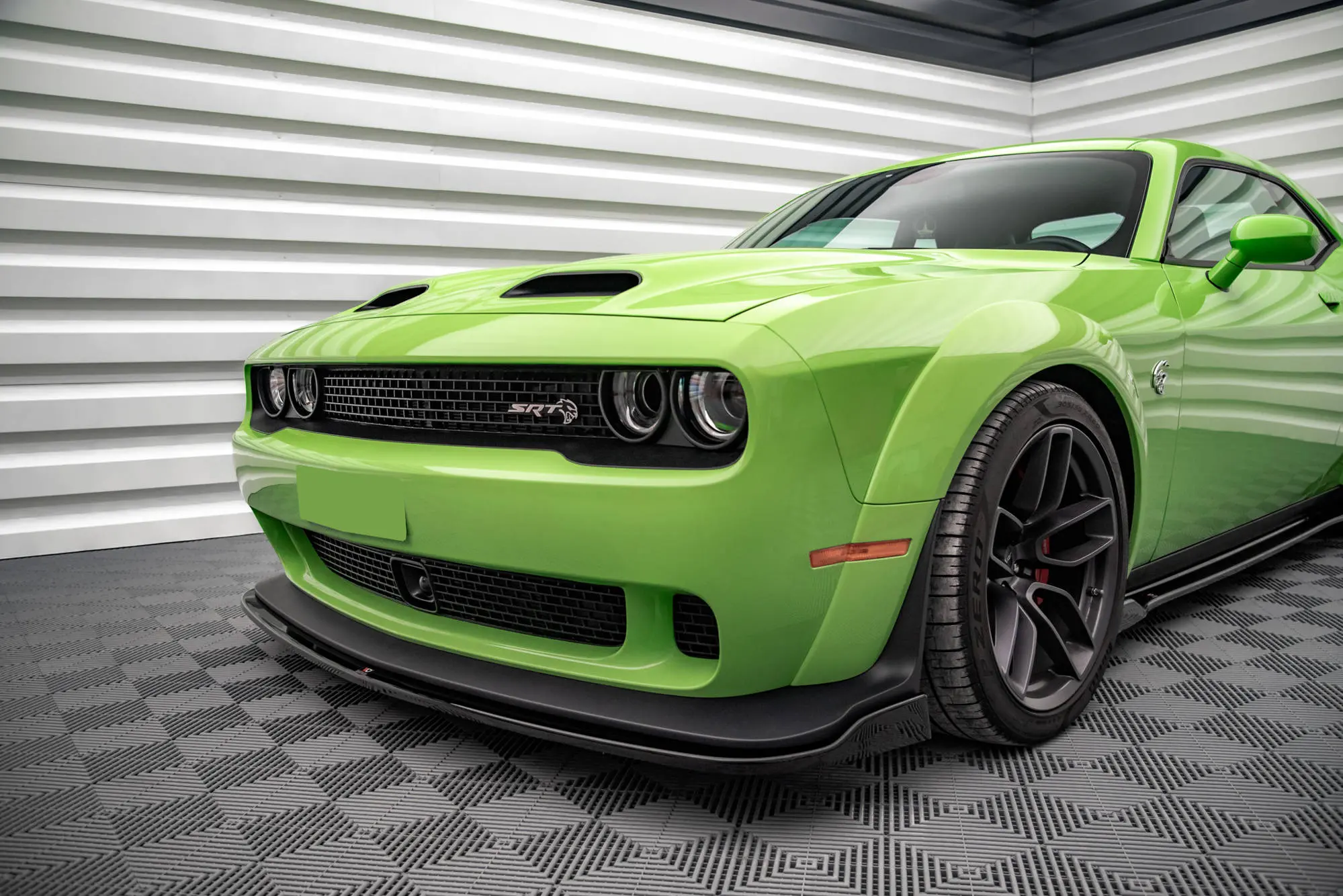 Frontspoiler Dodge Challenger SRT Hellcat Widebody mk3 2015-> | Glossy Black Edition Image 4