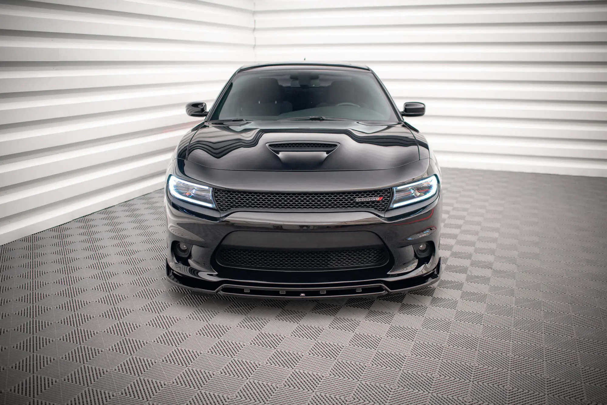 Frontspoiler Dodge Charger SRT mk7 Facelift 2014-> | V.1 Glossy Black Edition