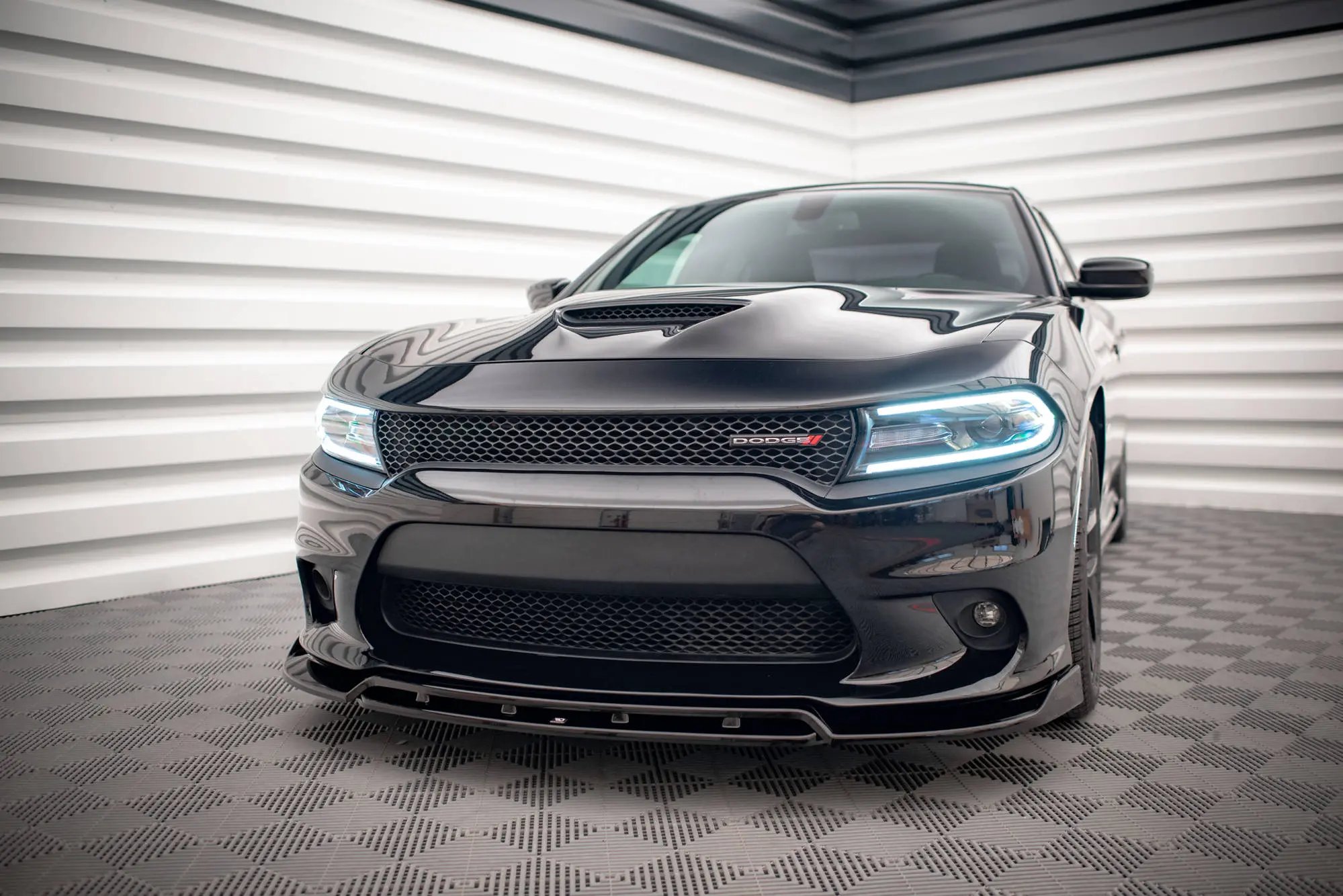 Frontspoiler Dodge Charger SRT mk7 Facelift 2014-> | V.1 Glossy Black Edition – bilde 2