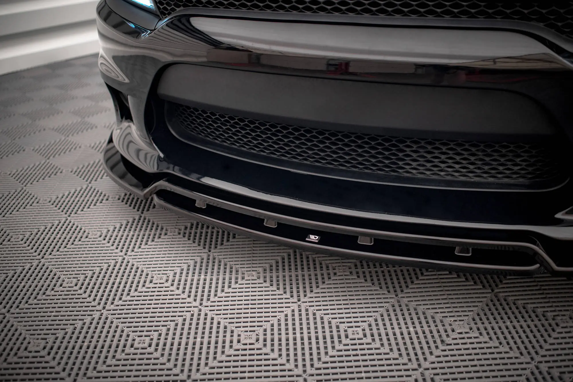 Frontspoiler Dodge Charger SRT mk7 Facelift 2014-> | V.1 Glossy Black Edition – bilde 4