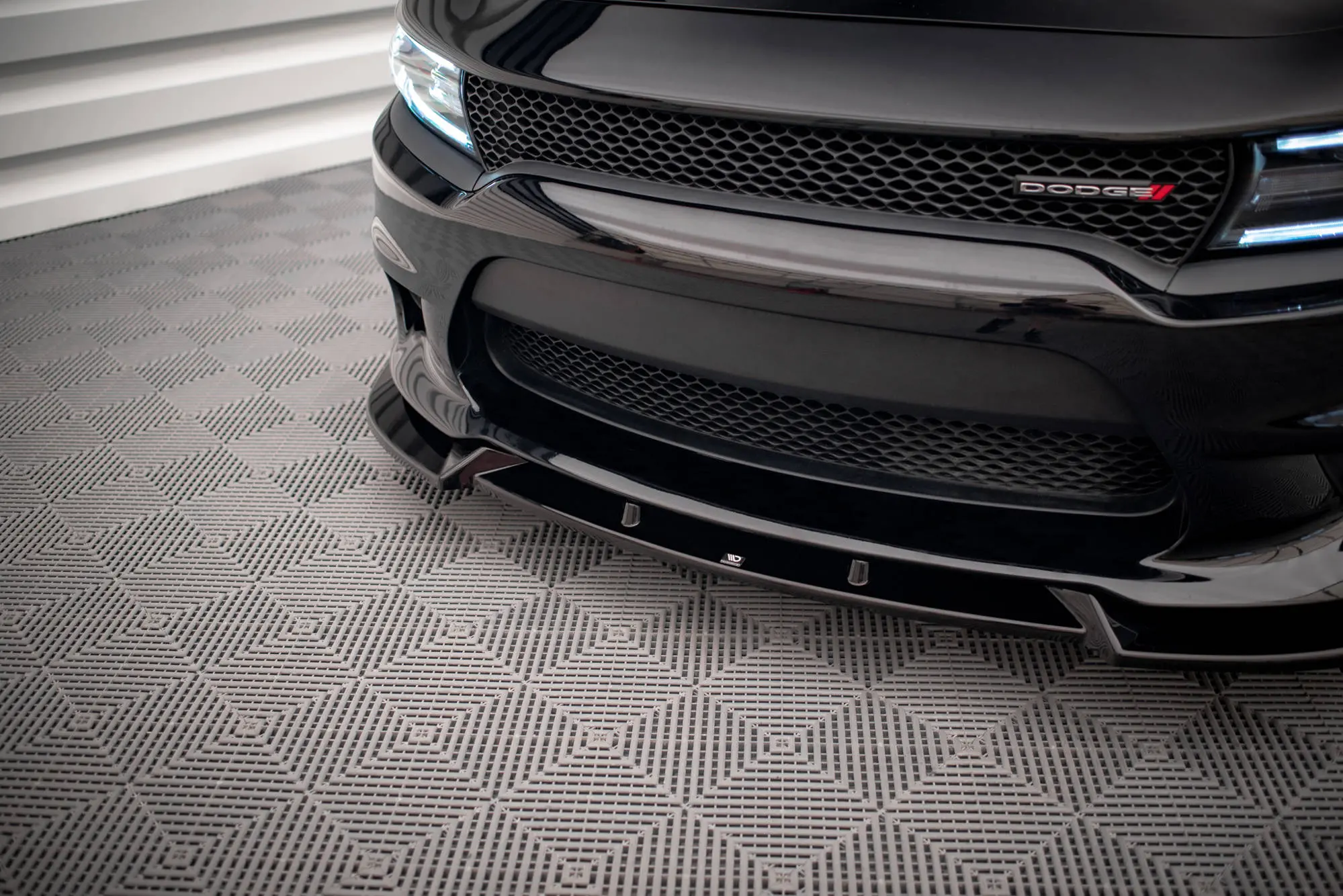 Frontspoiler Dodge Charger SRT mk7 Facelift 2014-> | V.2 Glossy Black Edition