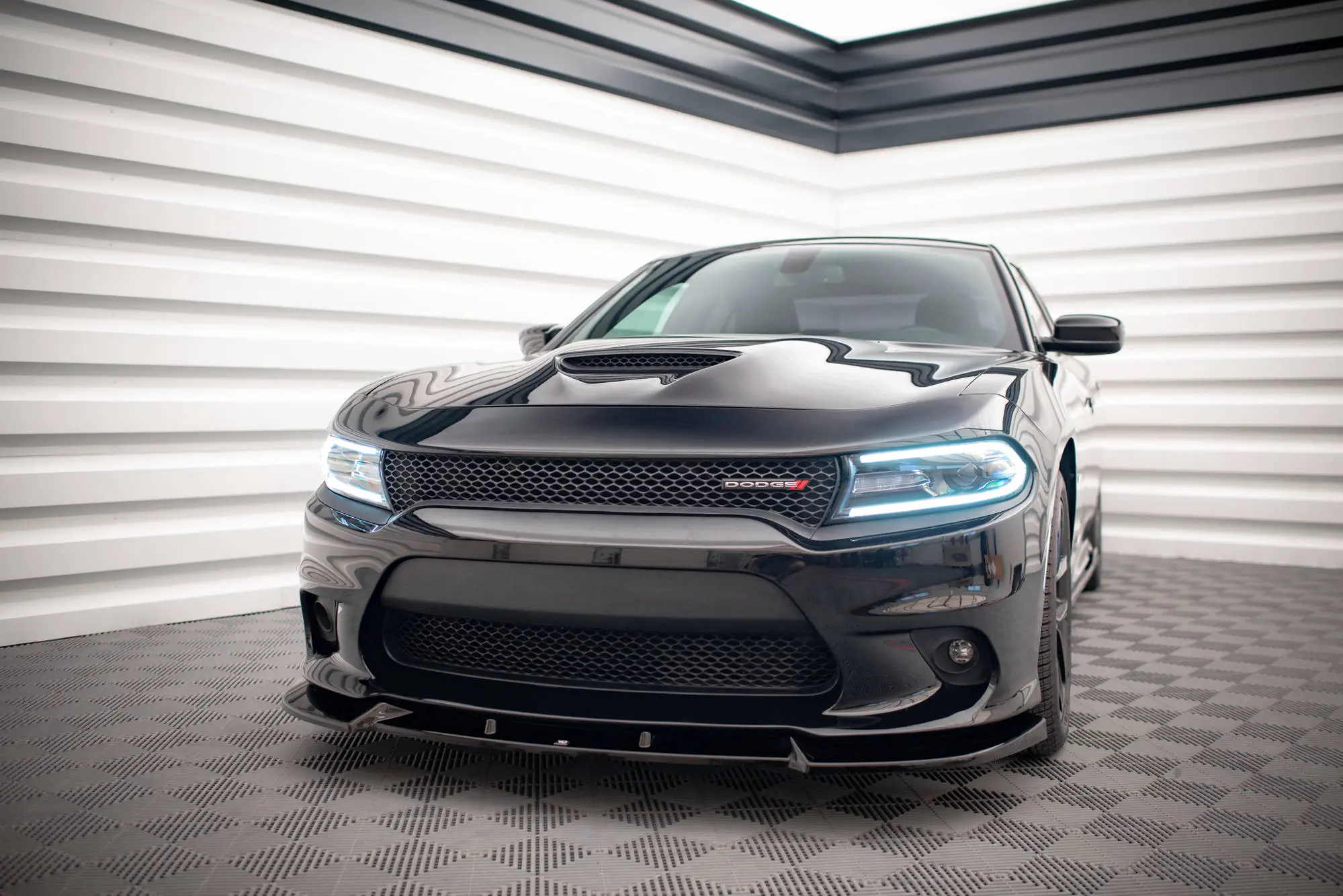 Frontspoiler Dodge Charger SRT mk7 Facelift 2014-> | V.2 Glossy Black Edition – bilde 4