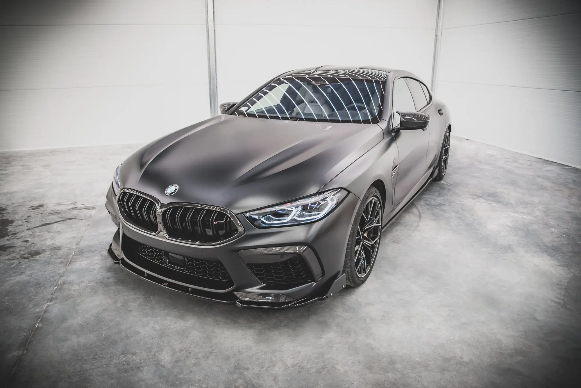 Frontspoiler + Flopper BMW M8 Gran Coupe (F93) 2019-> | V.3 Glossy Black Edition – bilde 3