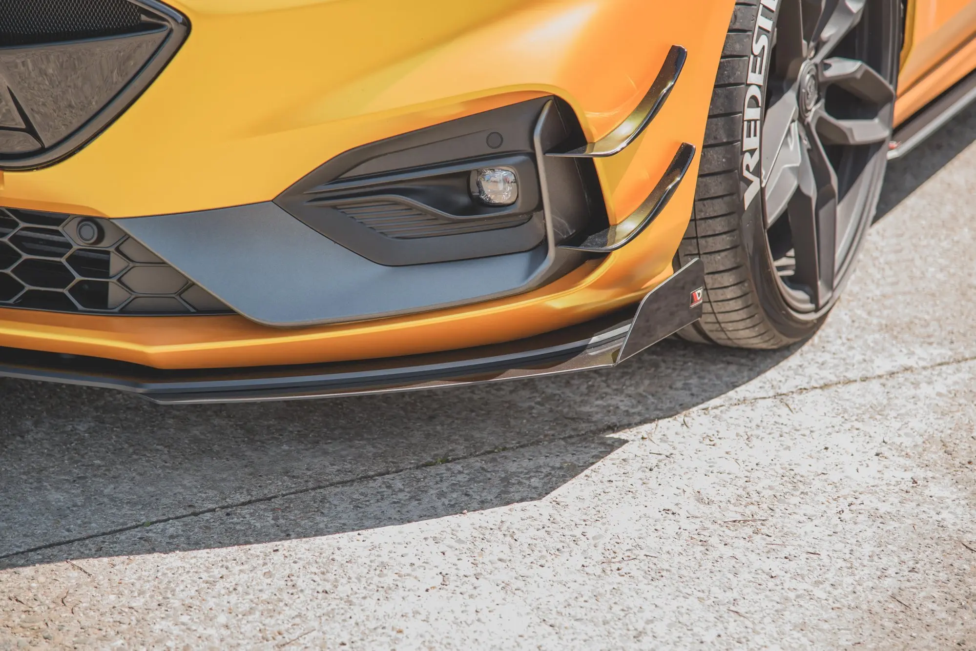 Frontspoiler + Flopper Ford Focus IV ST-Line 2018-> / Focus IV ST 2019-> | Racing Durability Black Edition – bilde 4