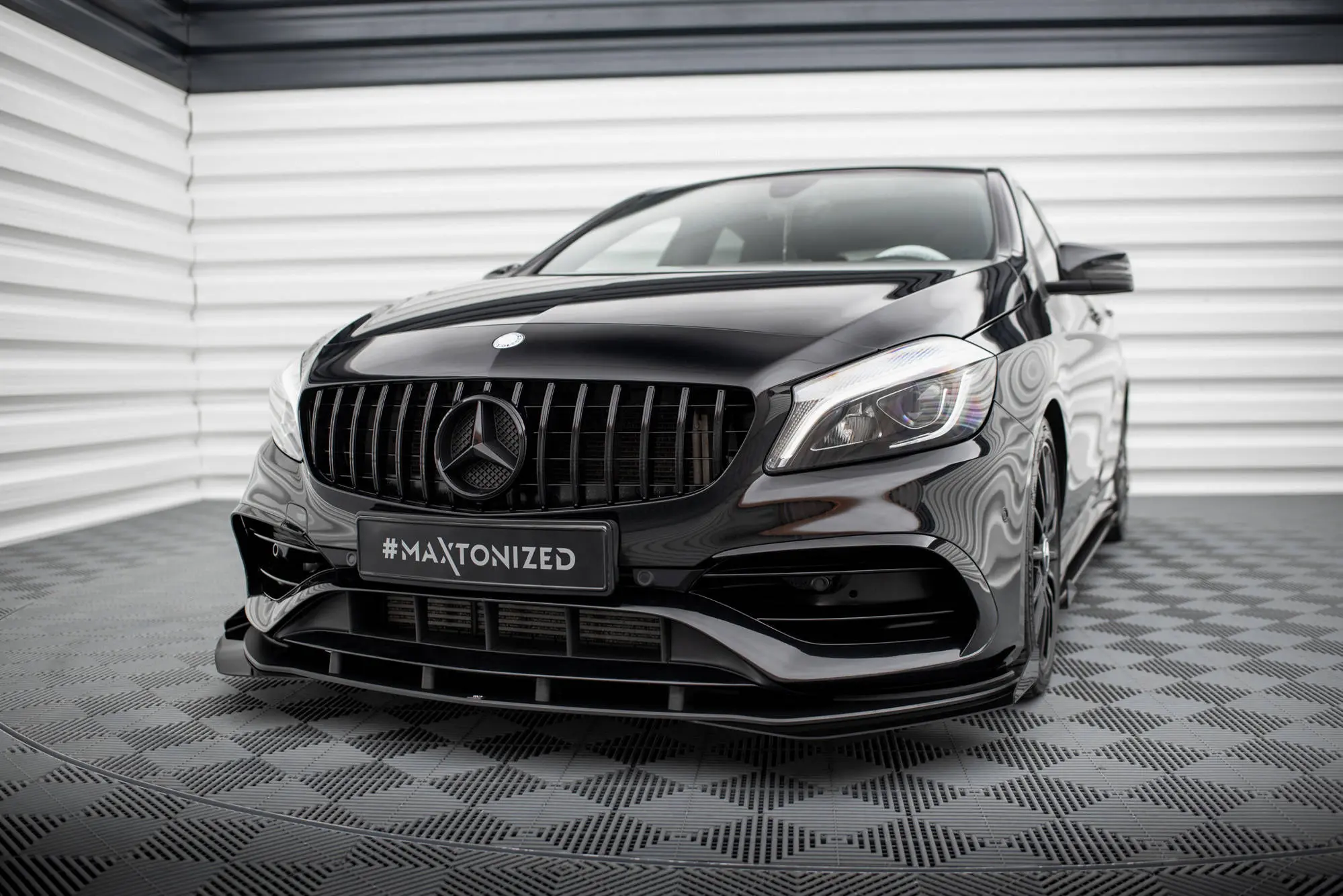 Frontspoiler + flopper Mercedes-Benz A (W176) AMG-Line facelift 2015 - 2018  | Street Pro Black Edition – bilde 3
