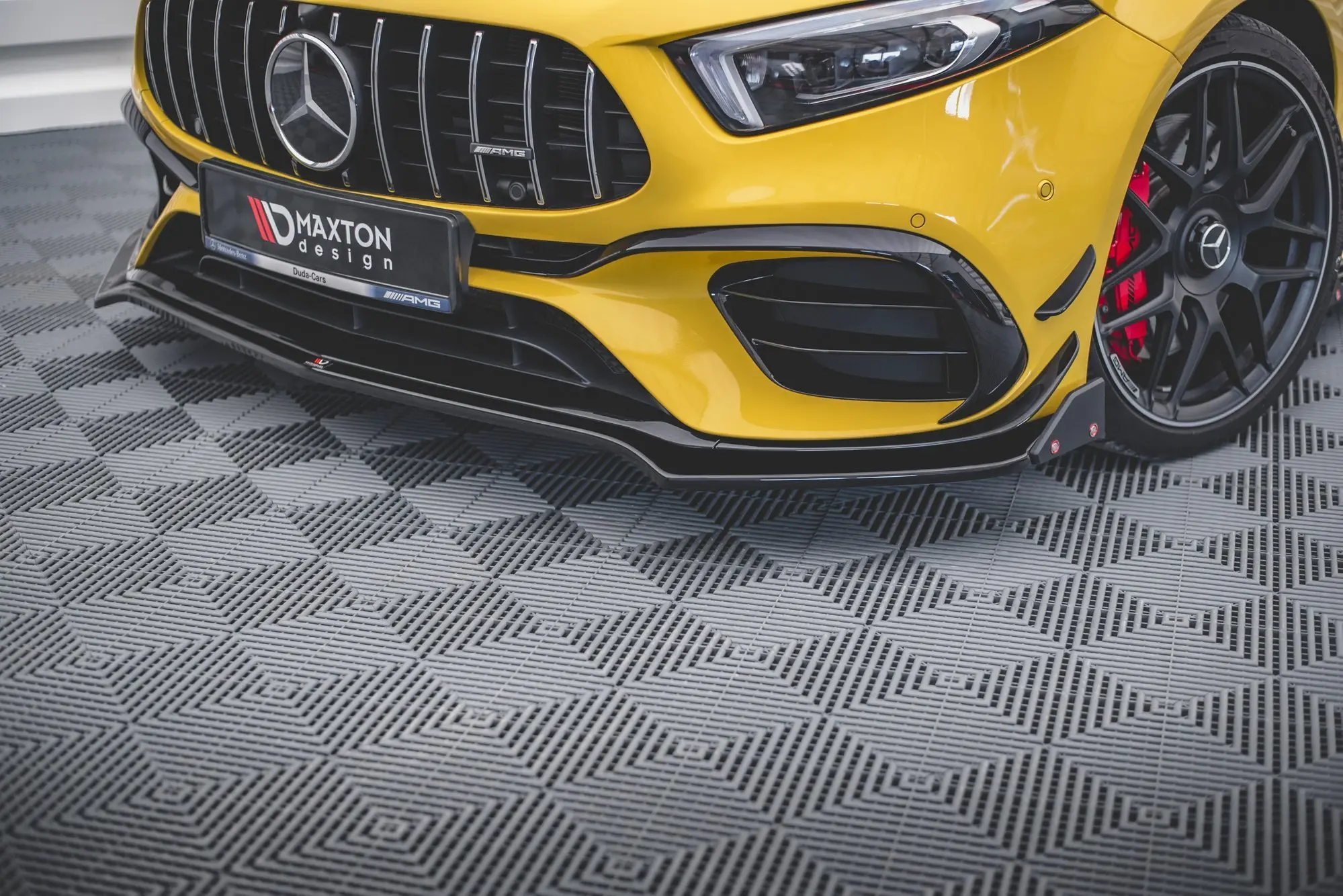 Frontspoiler + flopper Mercedes-Benz AMG 45 S (W177 / V177) Aero Pack 2019-> | V.3  Glossy Black Edition – bilde 3