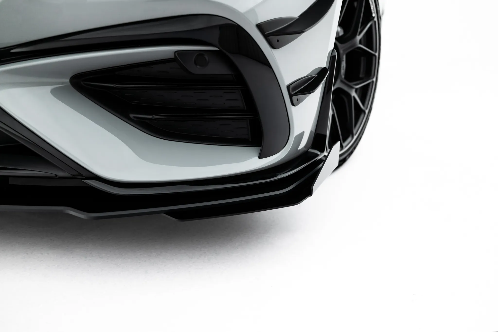 Frontspoiler + Flopper Mercedes-Benz AMG Cle 53 Aero (C236) 2023 -> | Street Pro Black Edition – bilde 6