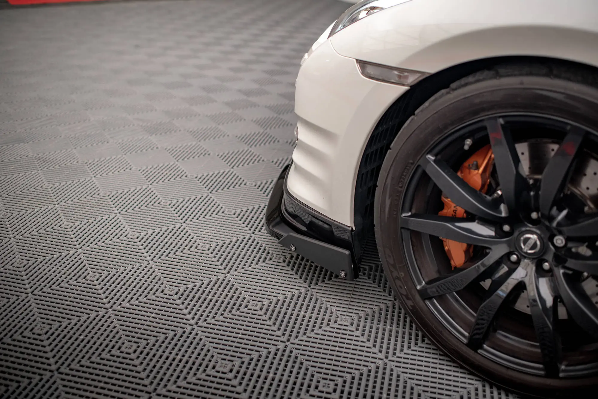 Frontspoiler + Flopper Nissan GT-R R35 Facelift 2011-2016 | Glossy Black Edition – bilde 3