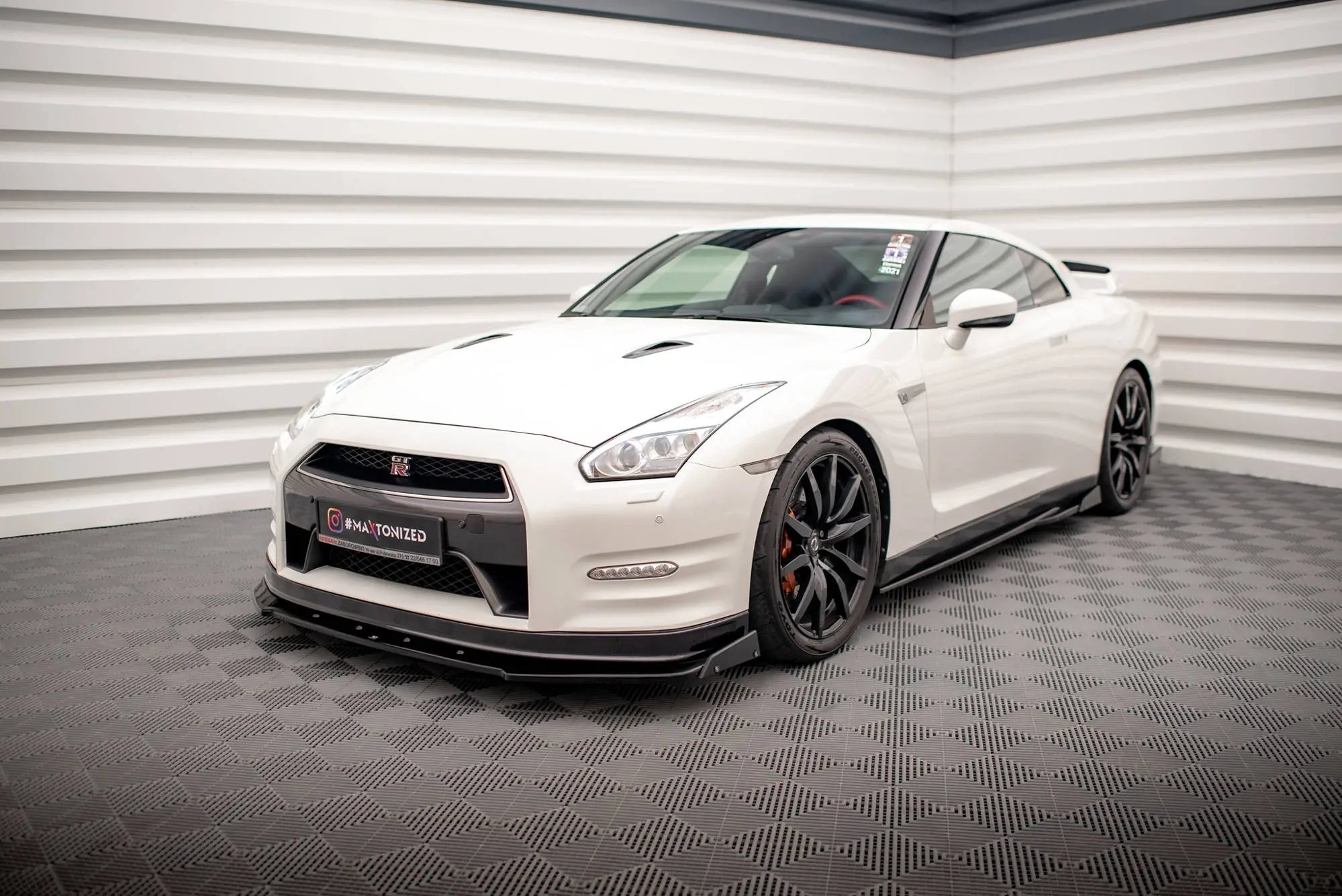 Frontspoiler + Flopper Nissan GT-R R35 Facelift 2011-2016 | Glossy Black Edition – bilde 4
