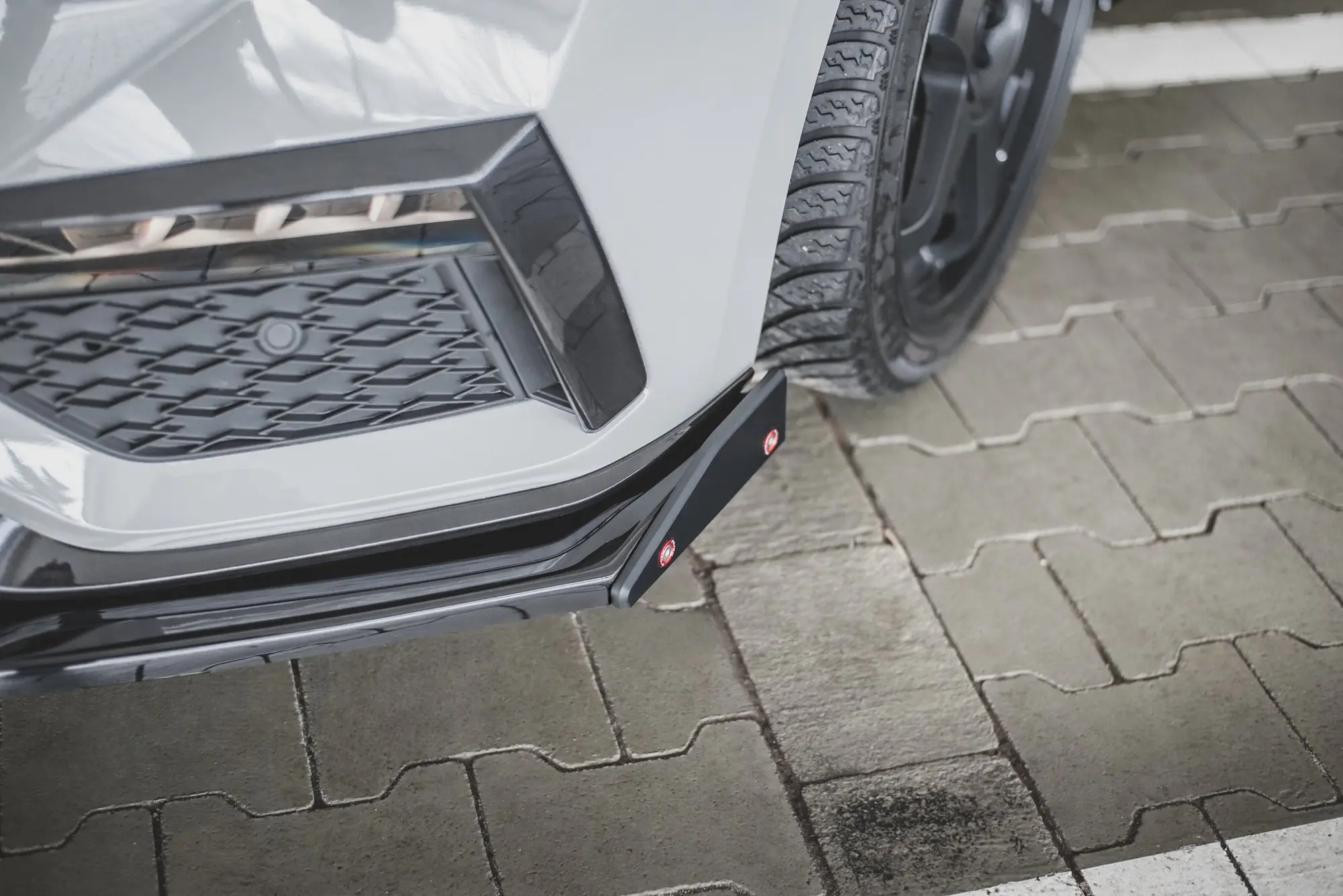 Frontspoiler + Flopper Skoda Octavia IV RS 2020 -> | V.2 Glossy Black Edition – bilde 2