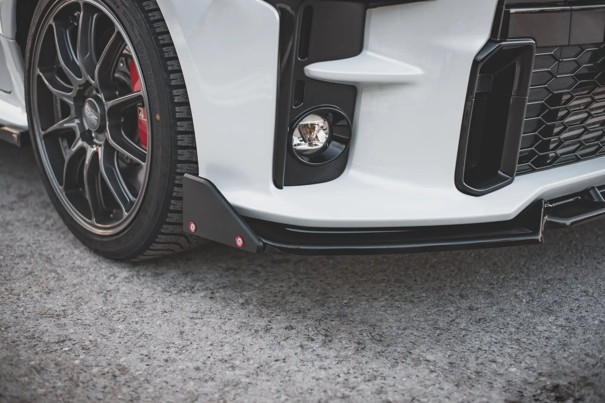 Frontspoiler + Flopper Toyota Yaris IV GR 2020-> | V.2 Glossy Black Edition