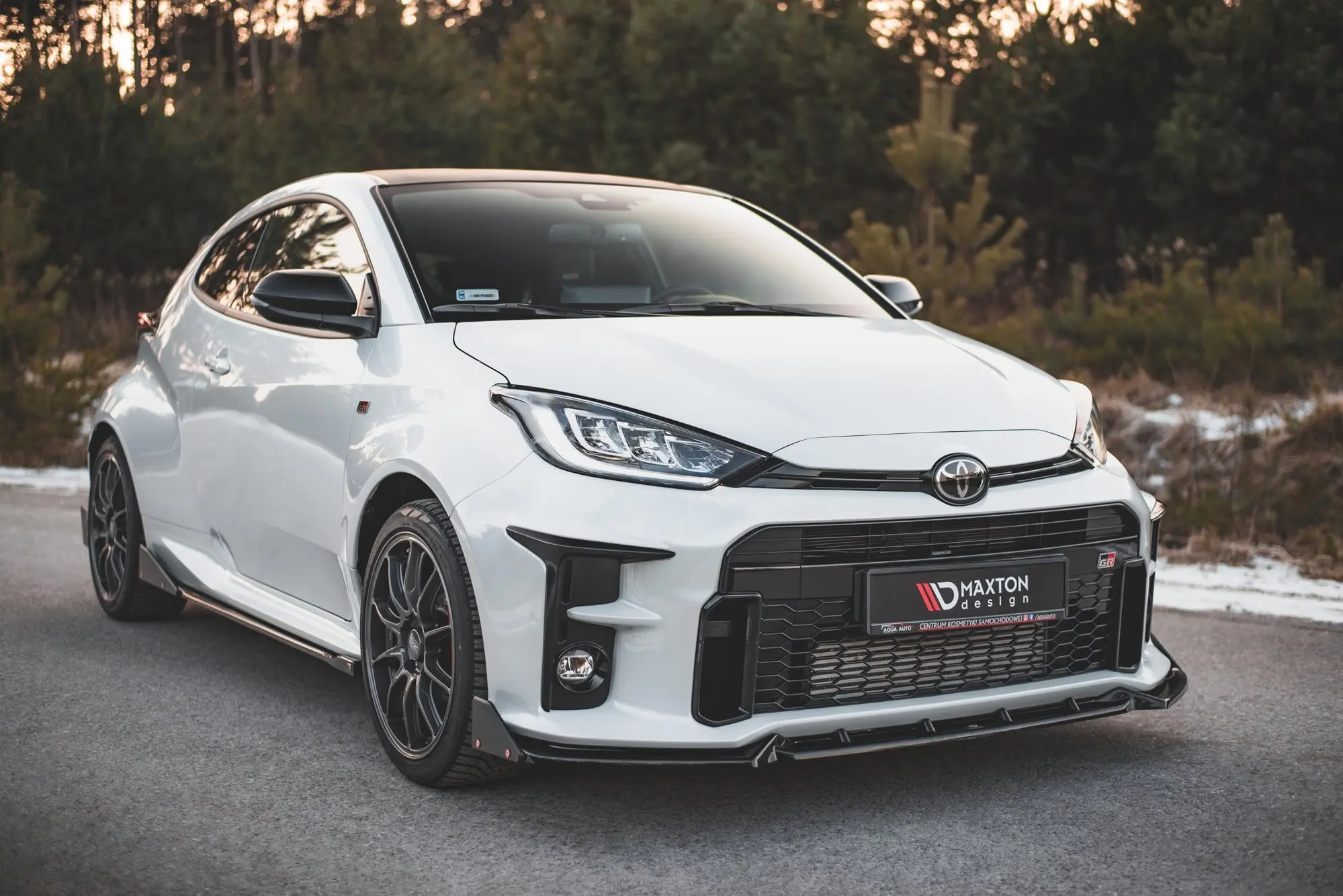 Frontspoiler + Flopper Toyota Yaris IV GR 2020-> | V.2 Glossy Black Edition – bilde 4