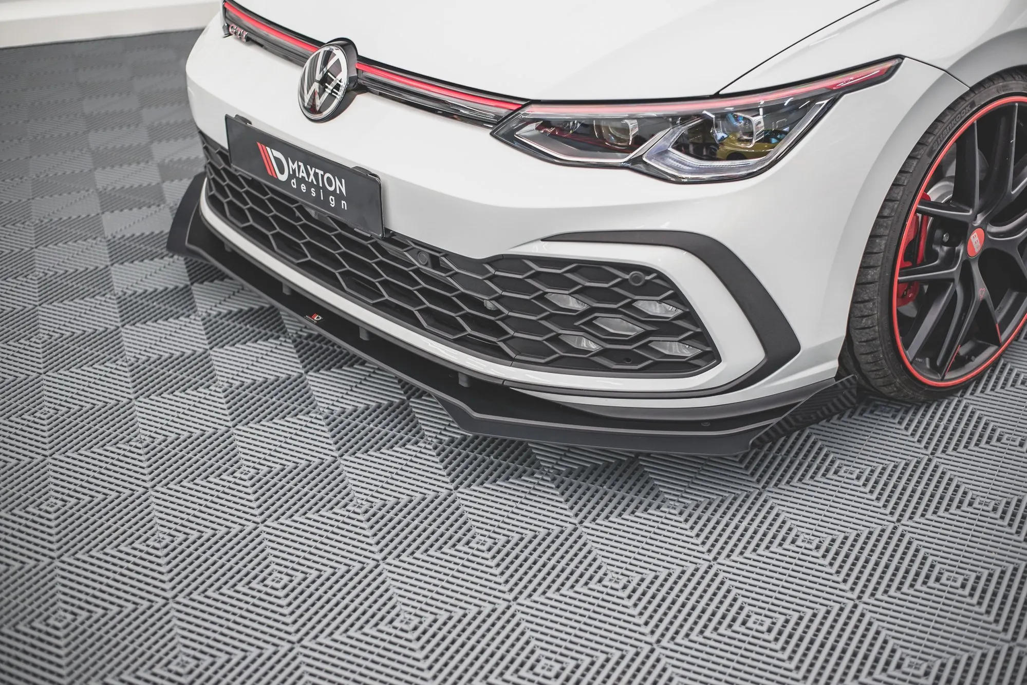 Frontspoiler + Flopper Volkswagen Golf (GTI/GTD/R-Line/GTE) VIII Facelift 2020 - 2024 | Street Pro Black Edition – bilde 2
