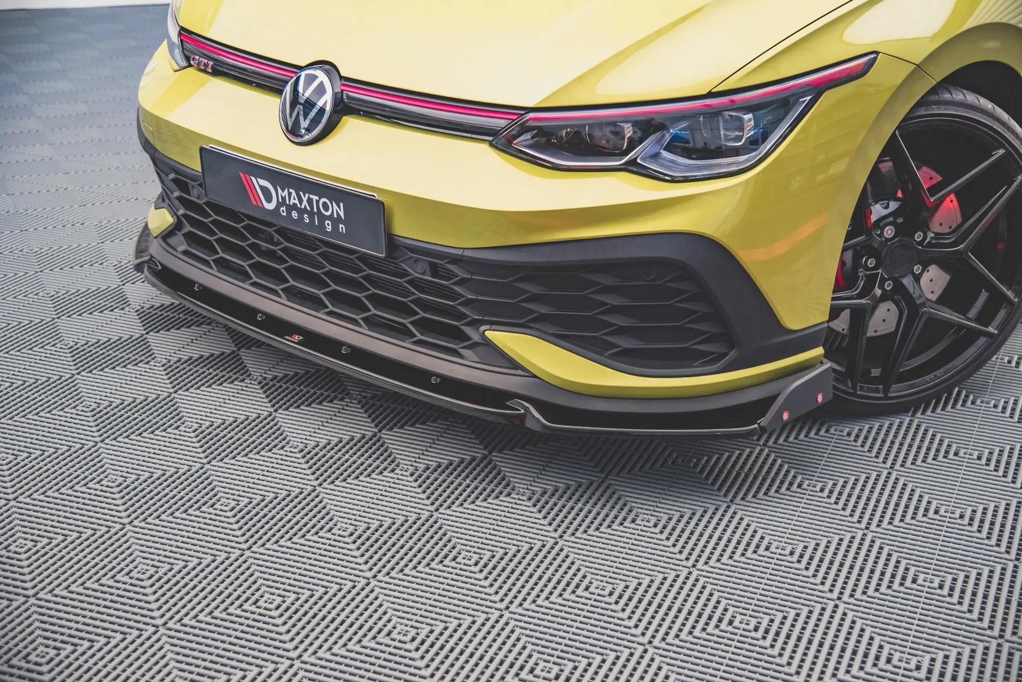 Frontspoiler + Flopper VW Golf VIII GTI Clubsport 2020-> | V.1 Glossy Black Edition – bilde 2