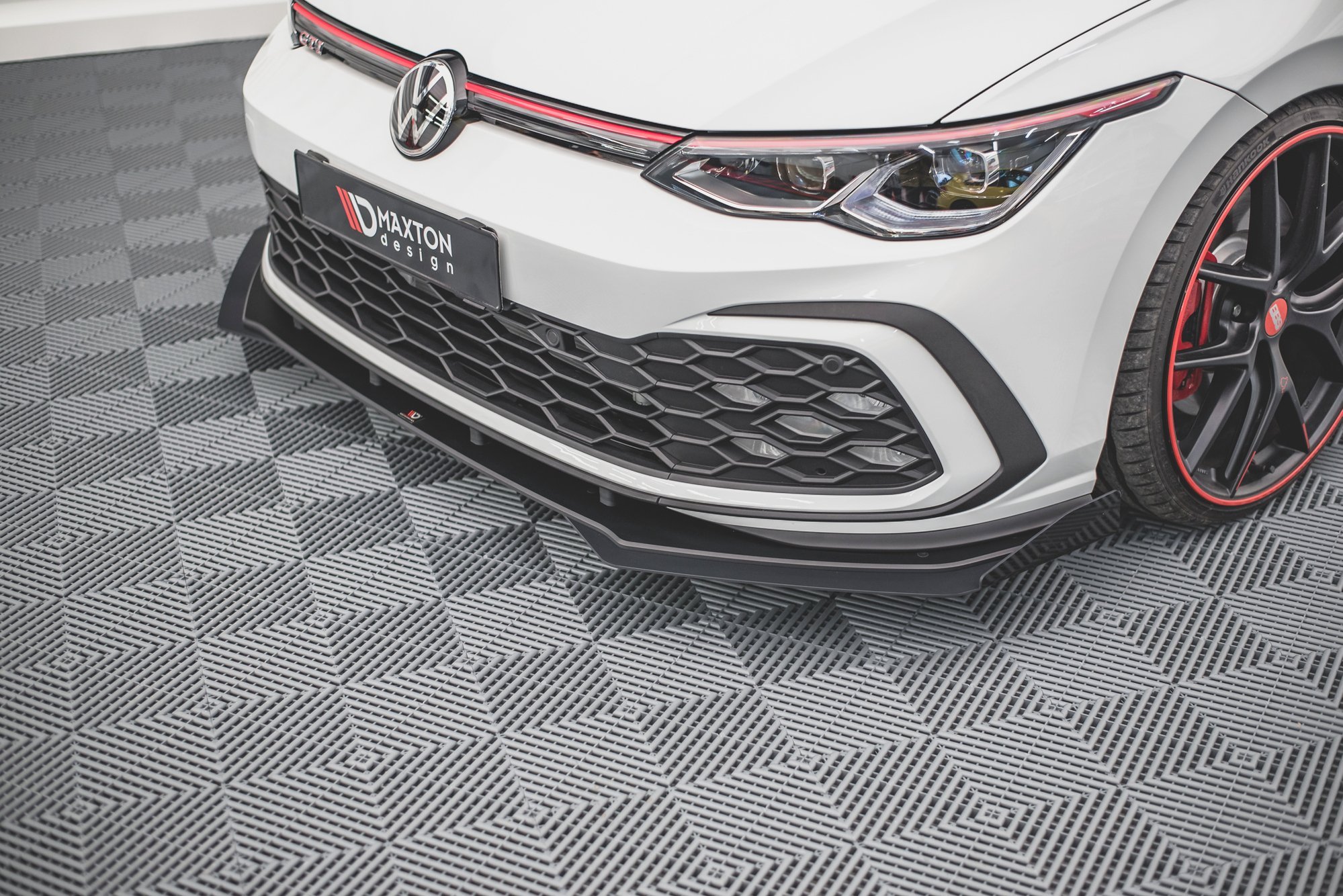 Frontspoiler + Flopper VW Golf VIII GTI / R-Line 2020-> | Street Pro Black Edition