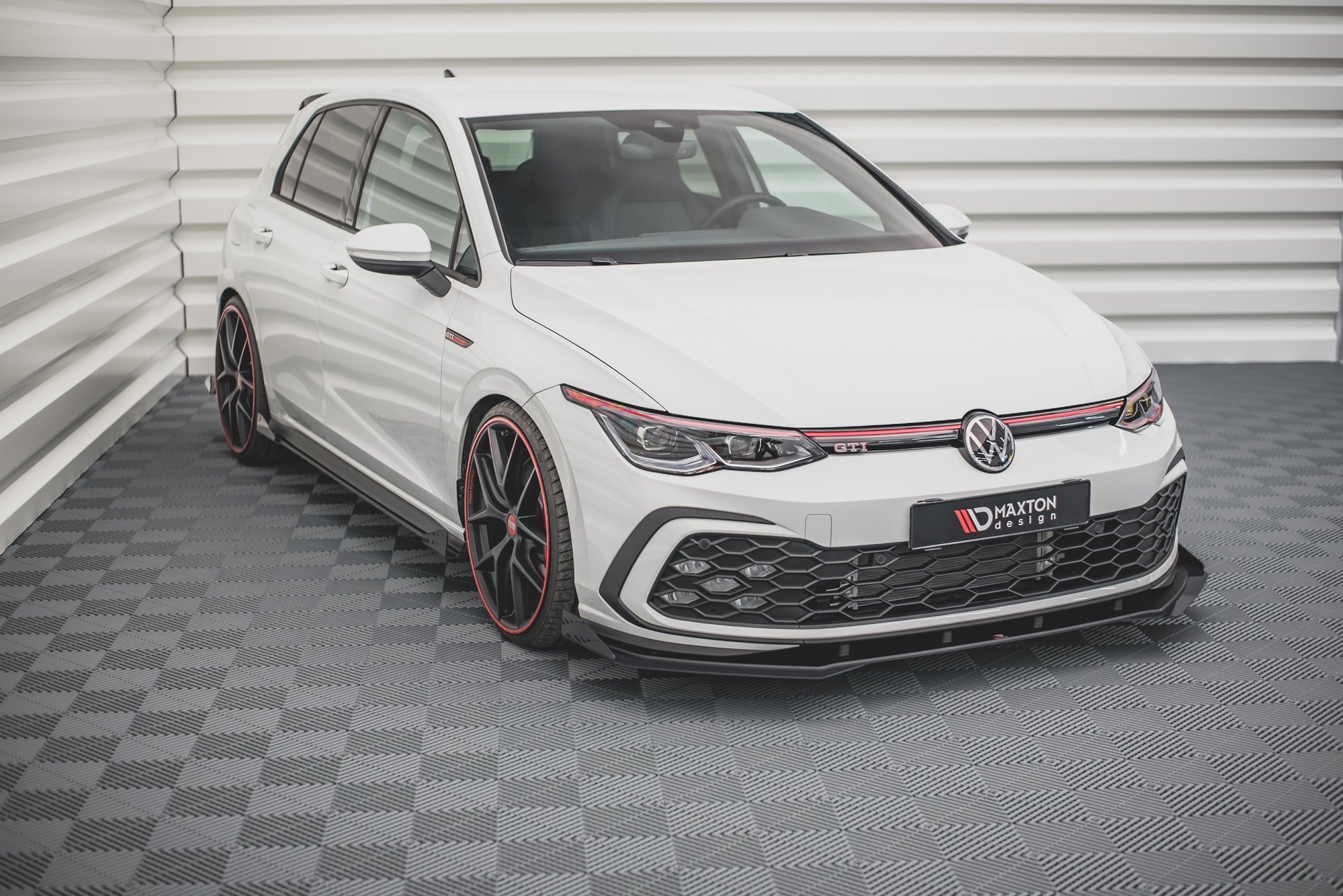 Frontspoiler + Flopper VW Golf VIII GTI / R-Line 2020-> | Street Pro Black Edition – bilde 4