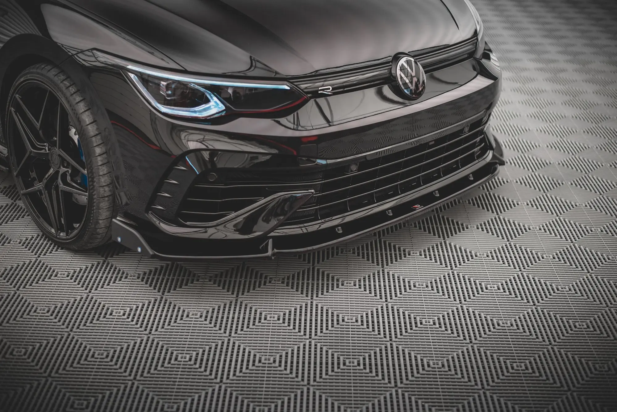 Frontspoiler + Flopper VW Golf VIII R 2020-> | V.2 Glossy Black Edition