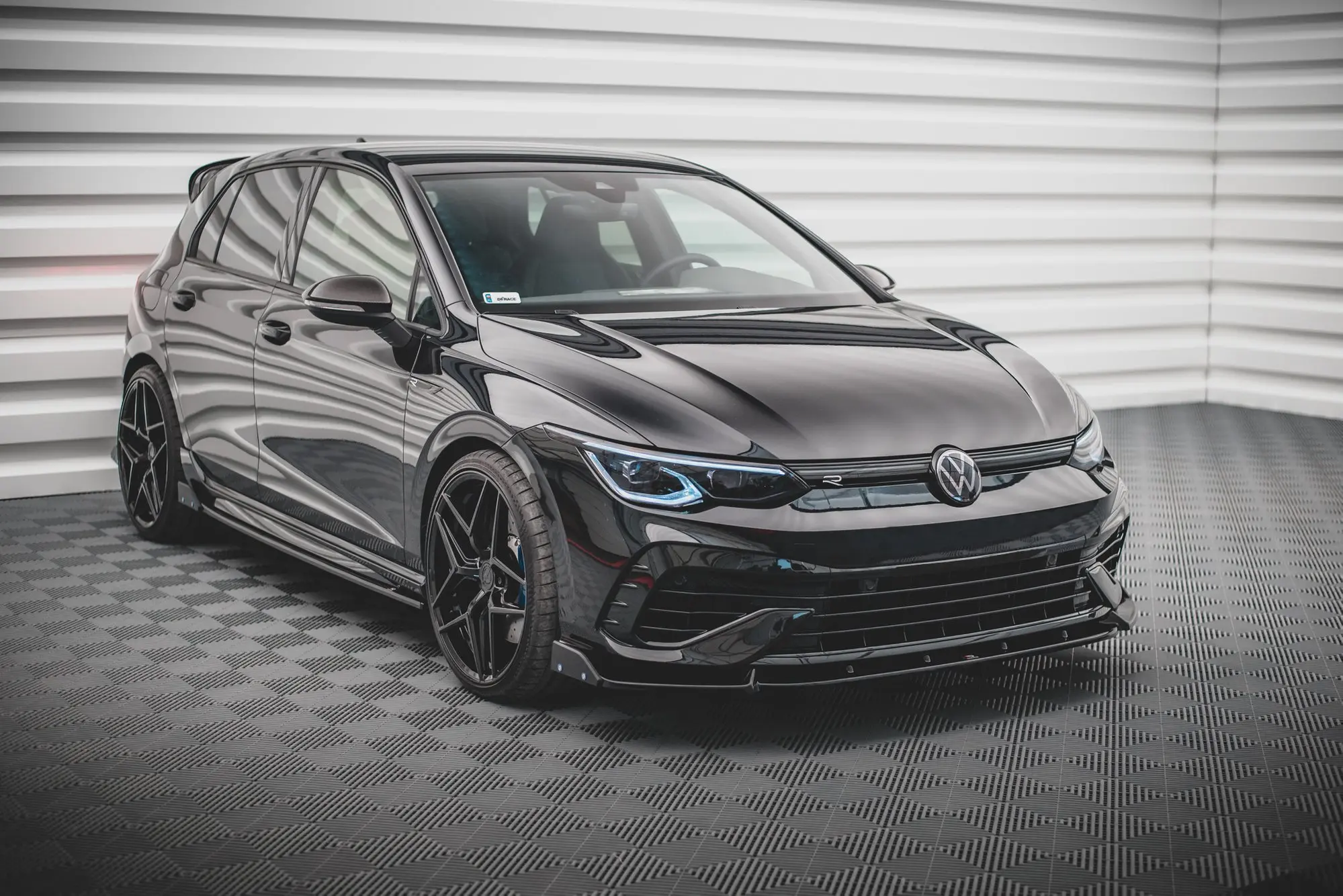 Frontspoiler + Flopper VW Golf VIII R 2020-> | V.2 Glossy Black Edition – bilde 4