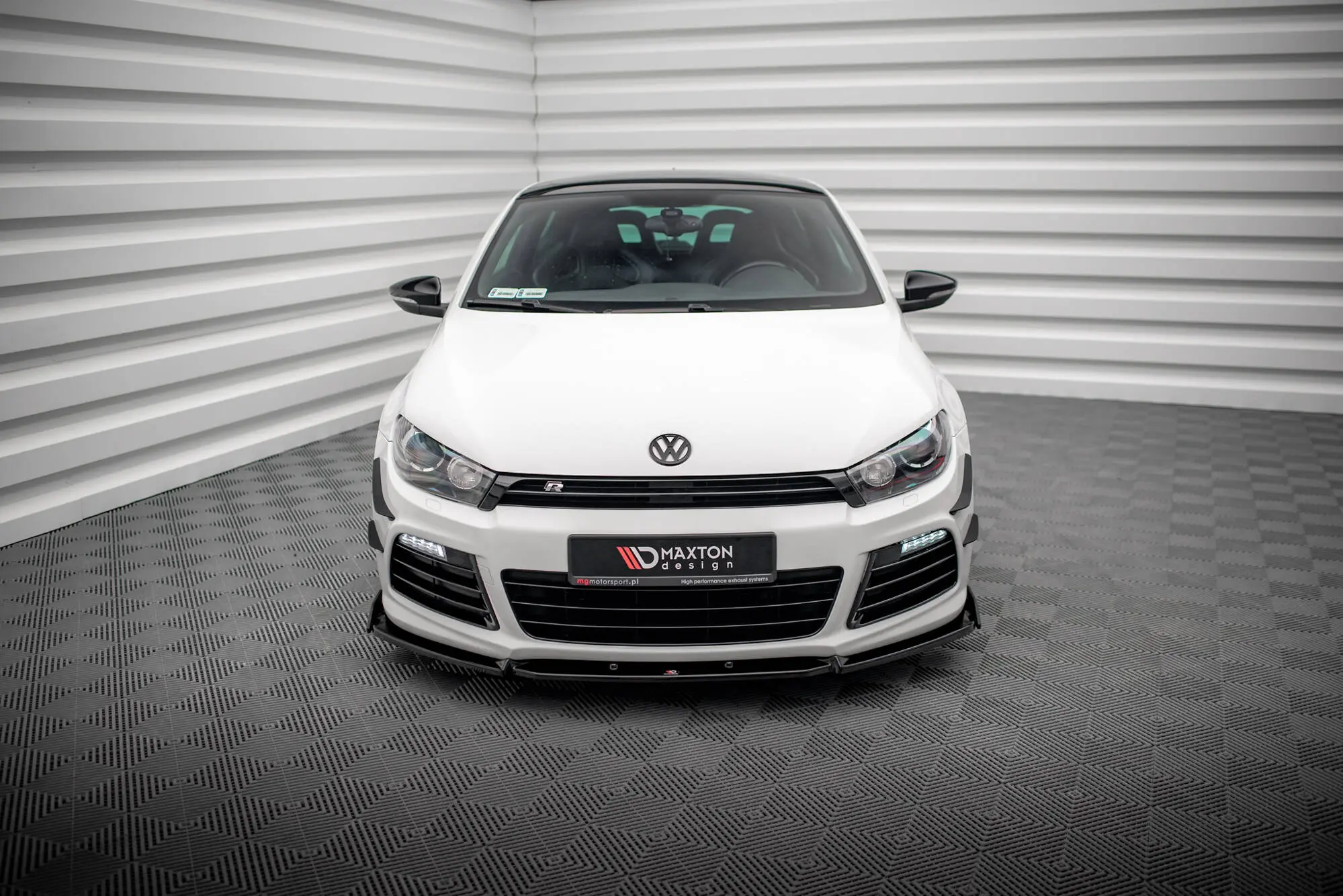Frontspoiler + flopper VW Scirocco R mk3 2008 - 2014 | V.3 Glossy Black Edition Image 4