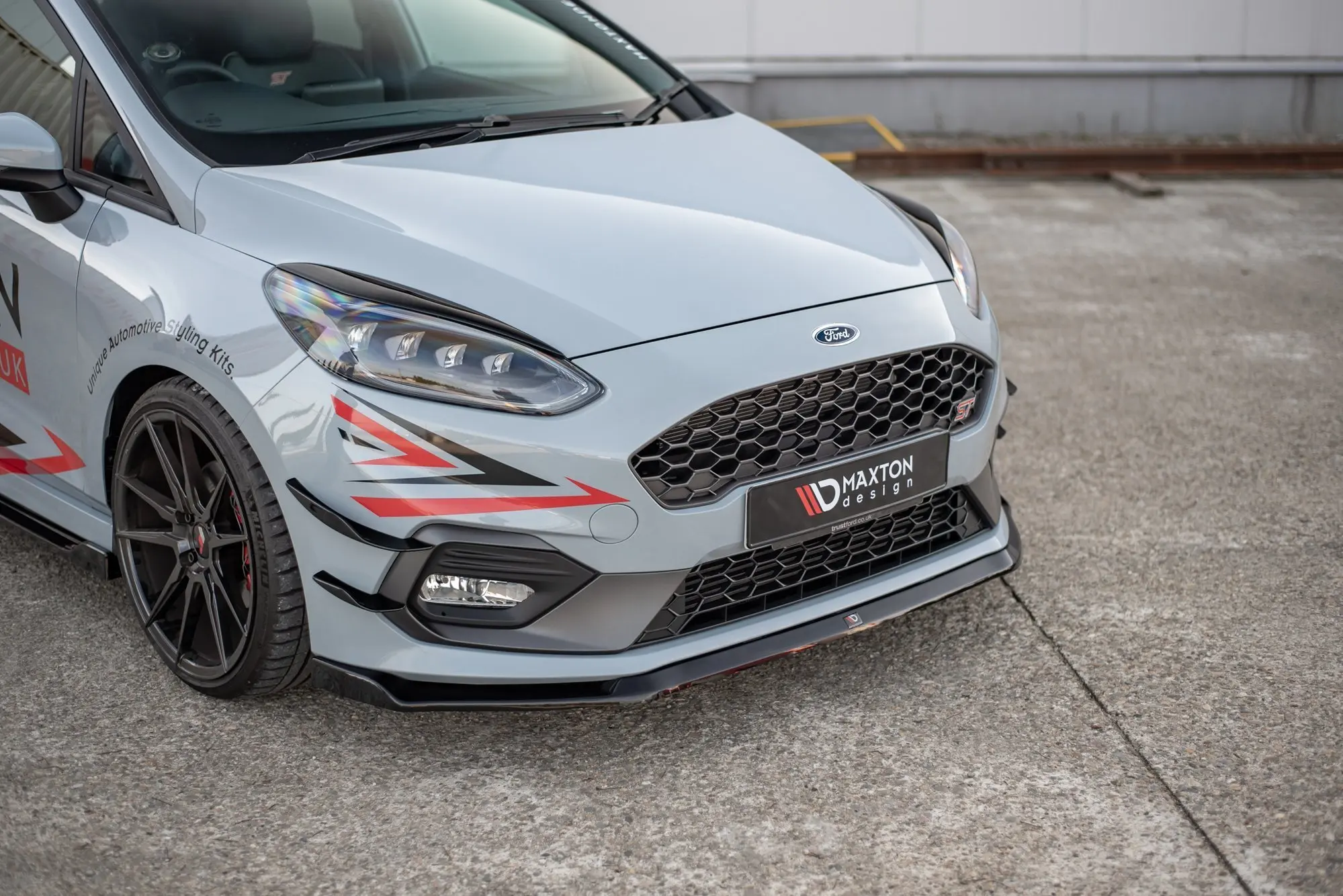 Frontspoiler Ford Fiesta Mk7 ST / ST-Line 2016 - 2021 | V.5 Glossy Black Edition