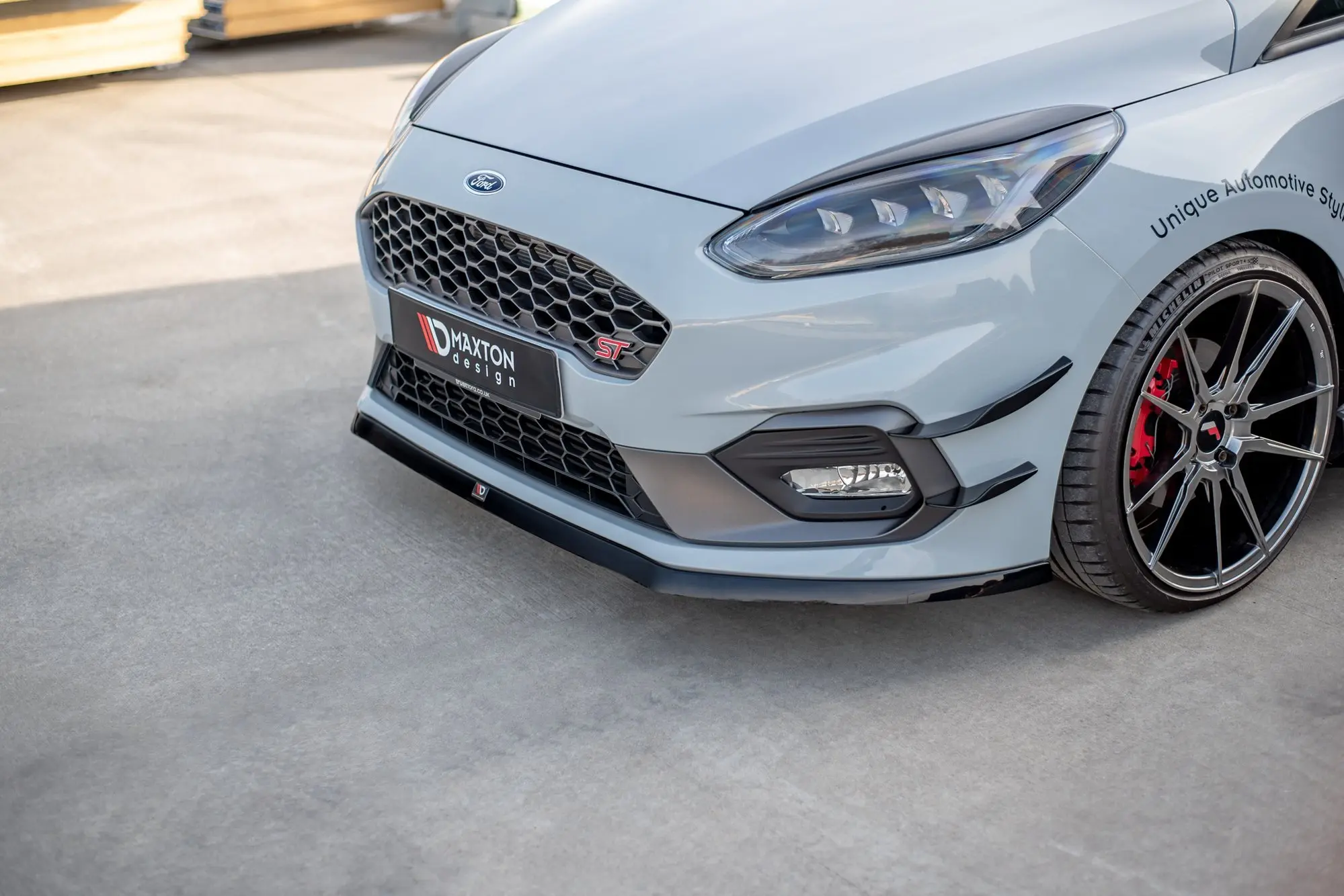 Frontspoiler Ford Fiesta Mk7 ST / ST-Line 2016 - 2021 | V.6 Glossy Black Edition – bilde 4