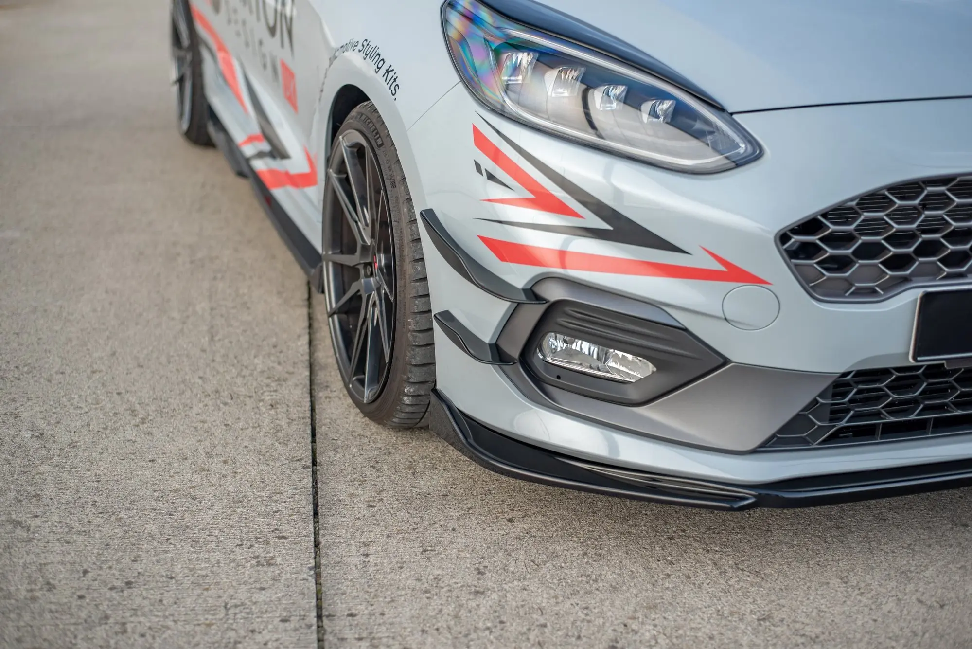 Frontspoiler Ford Fiesta VII ST-Line 2017-2021 / Fiesta VII ST 2018-2021 | V.4 Glossy Black Edition