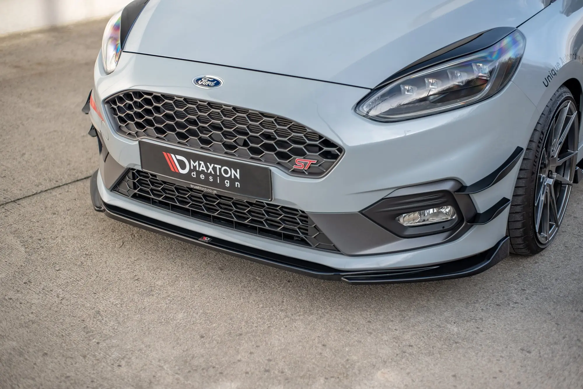 Frontspoiler Ford Fiesta VII ST-Line 2017-2021 / Fiesta VII ST 2018-2021 | V.4 Glossy Black Edition – bilde 3
