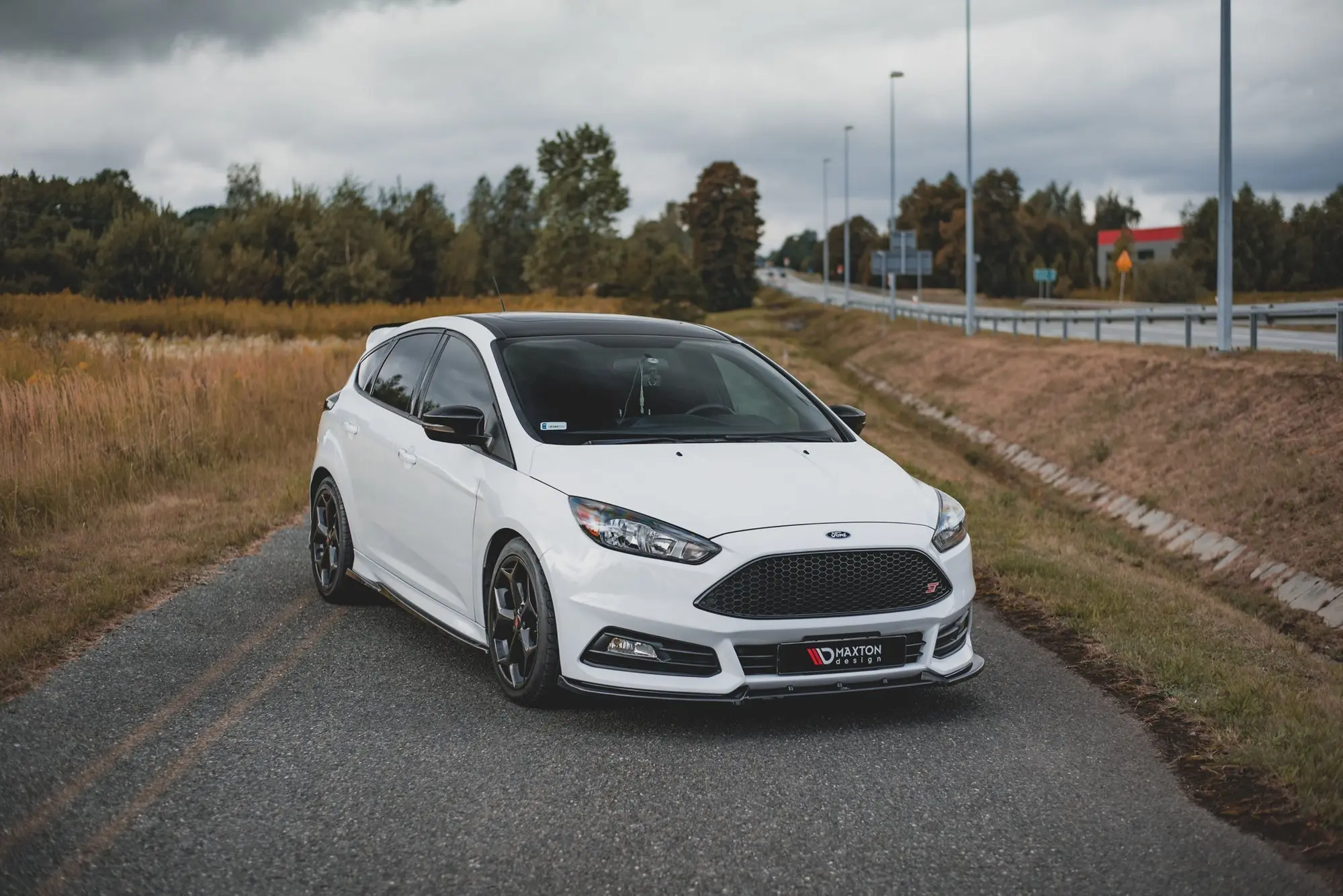 Frontspoiler Ford Focus III ST Facelift 2015 - 2018 │ V.4 Glossy Black Edition – bilde 3
