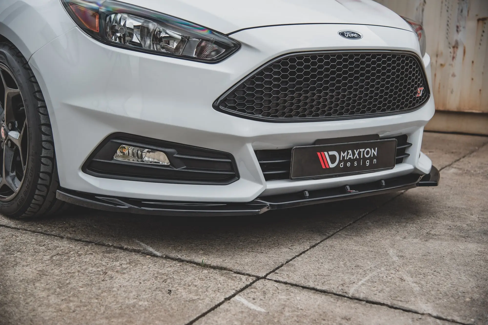 Frontspoiler Ford Focus III ST Facelift 2015-2018 | V.5 Glossy Black Edition
