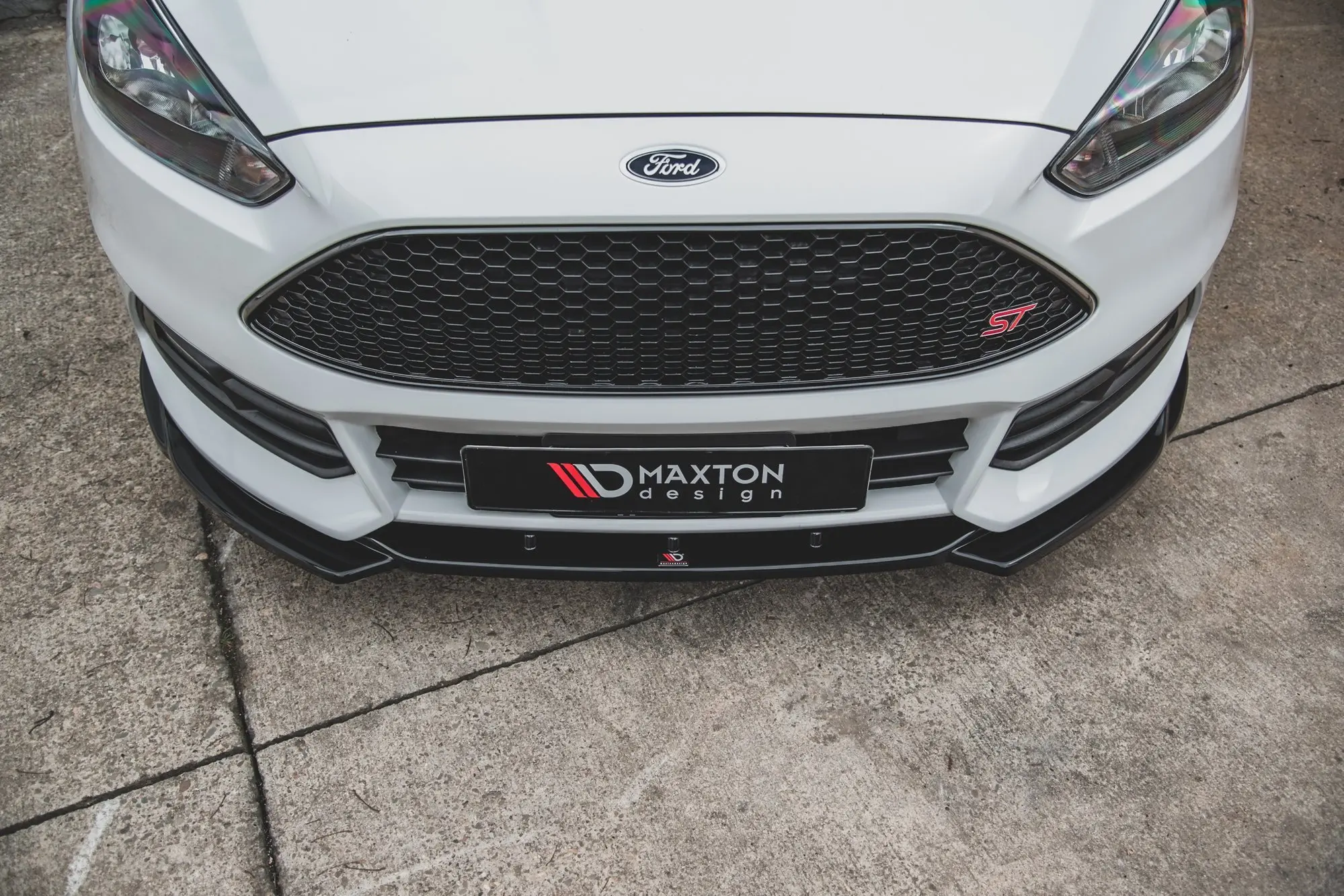 Frontspoiler Ford Focus III ST Facelift 2015-2018 | V.5 Glossy Black Edition – bilde 2