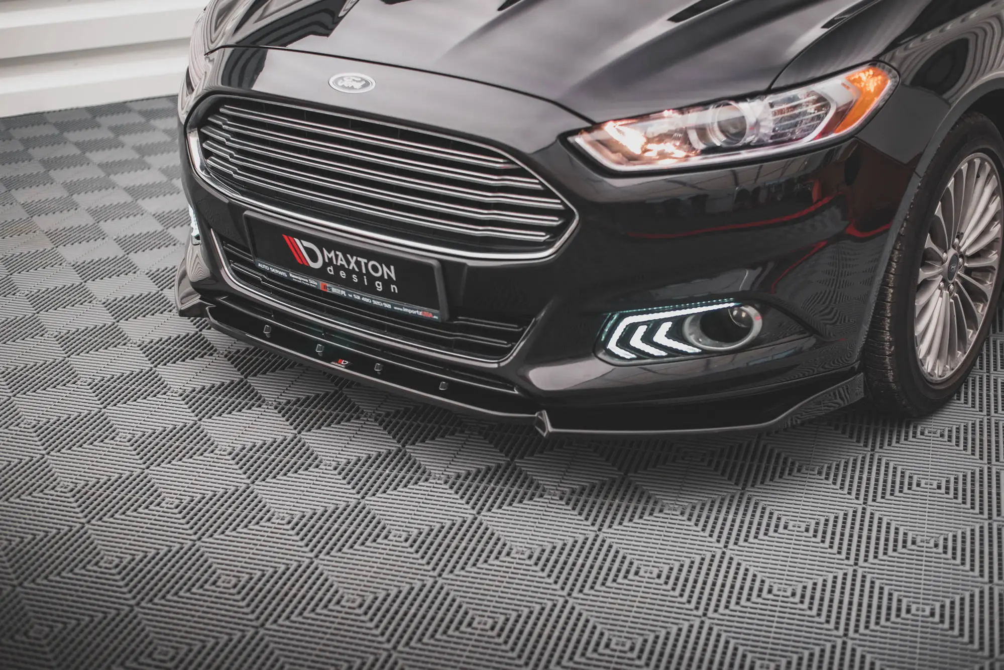 Frontspoiler Ford Mondeo V Pre-facelift 2014 - 2019 | Glossy Black Edition