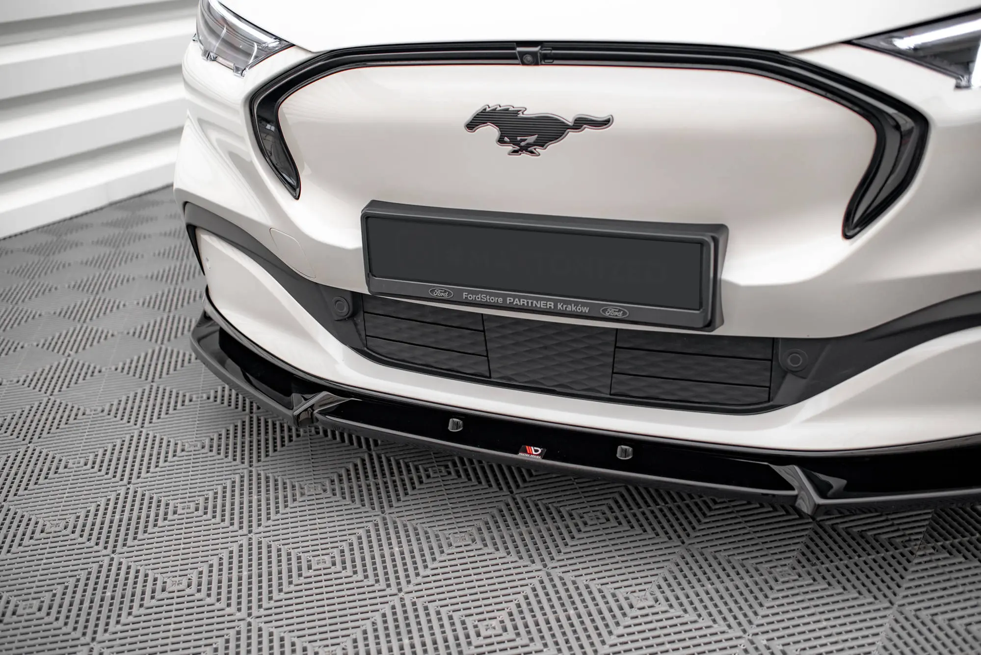 Frontspoiler Ford Mustang Mach-E 2020-> | V.1 Glossy Black Edition