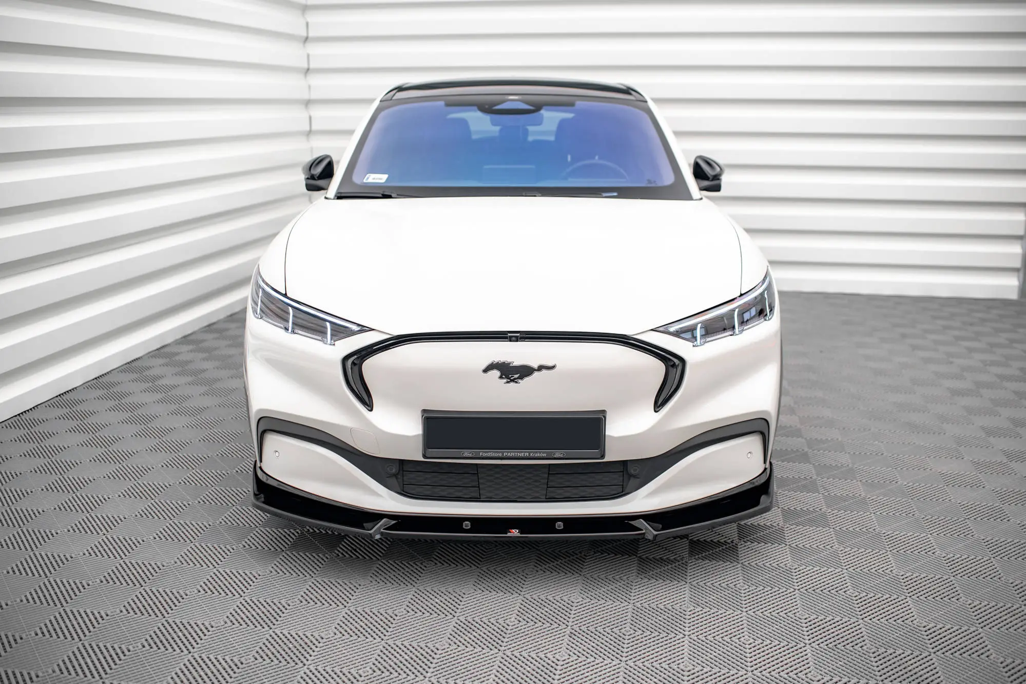 Frontspoiler Ford Mustang Mach-E 2020-> | V.1 Glossy Black Edition – bilde 3