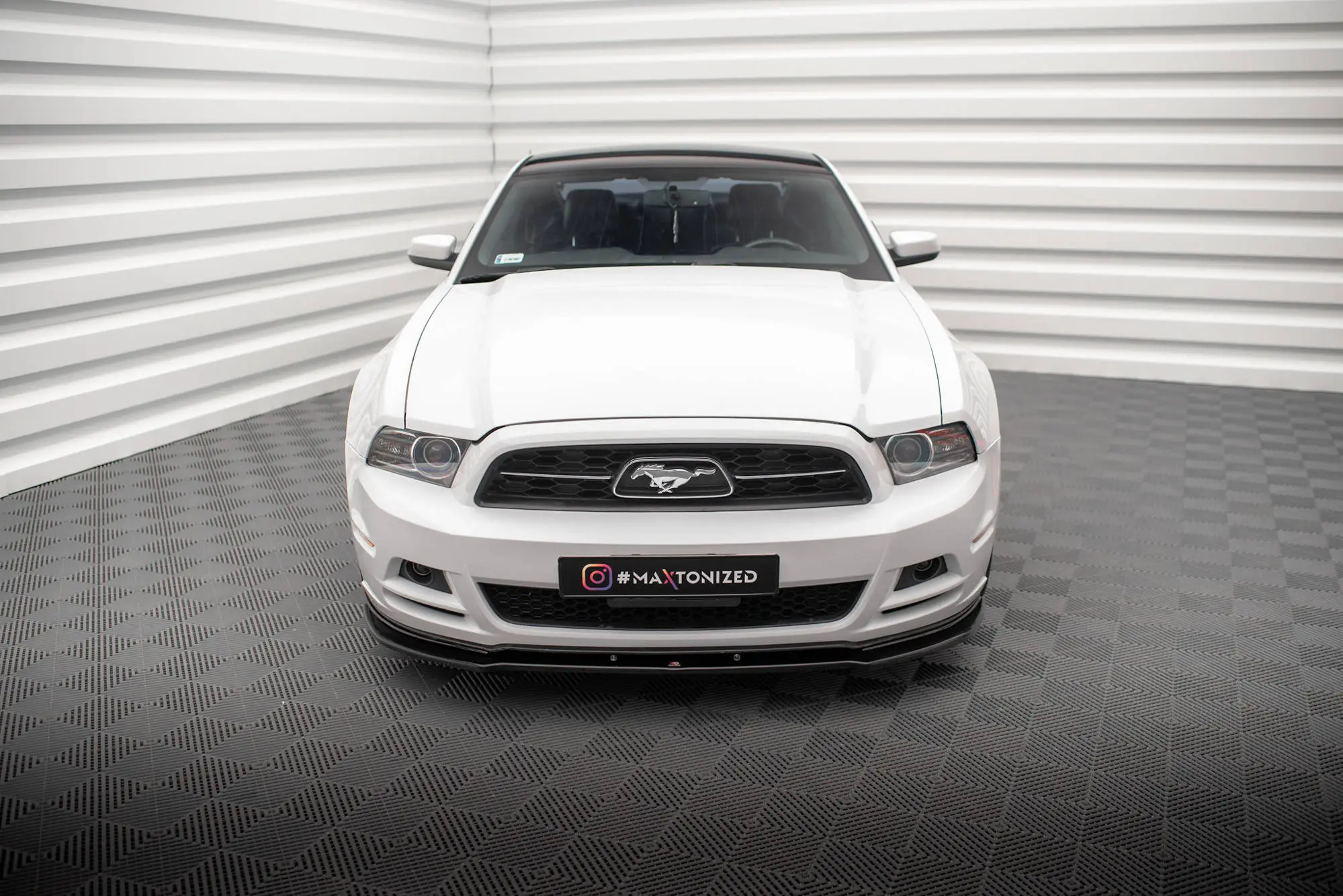 Frontspoiler Ford Mustang V Facelift 2009-2014 | Glossy Black Edition – bilde 2