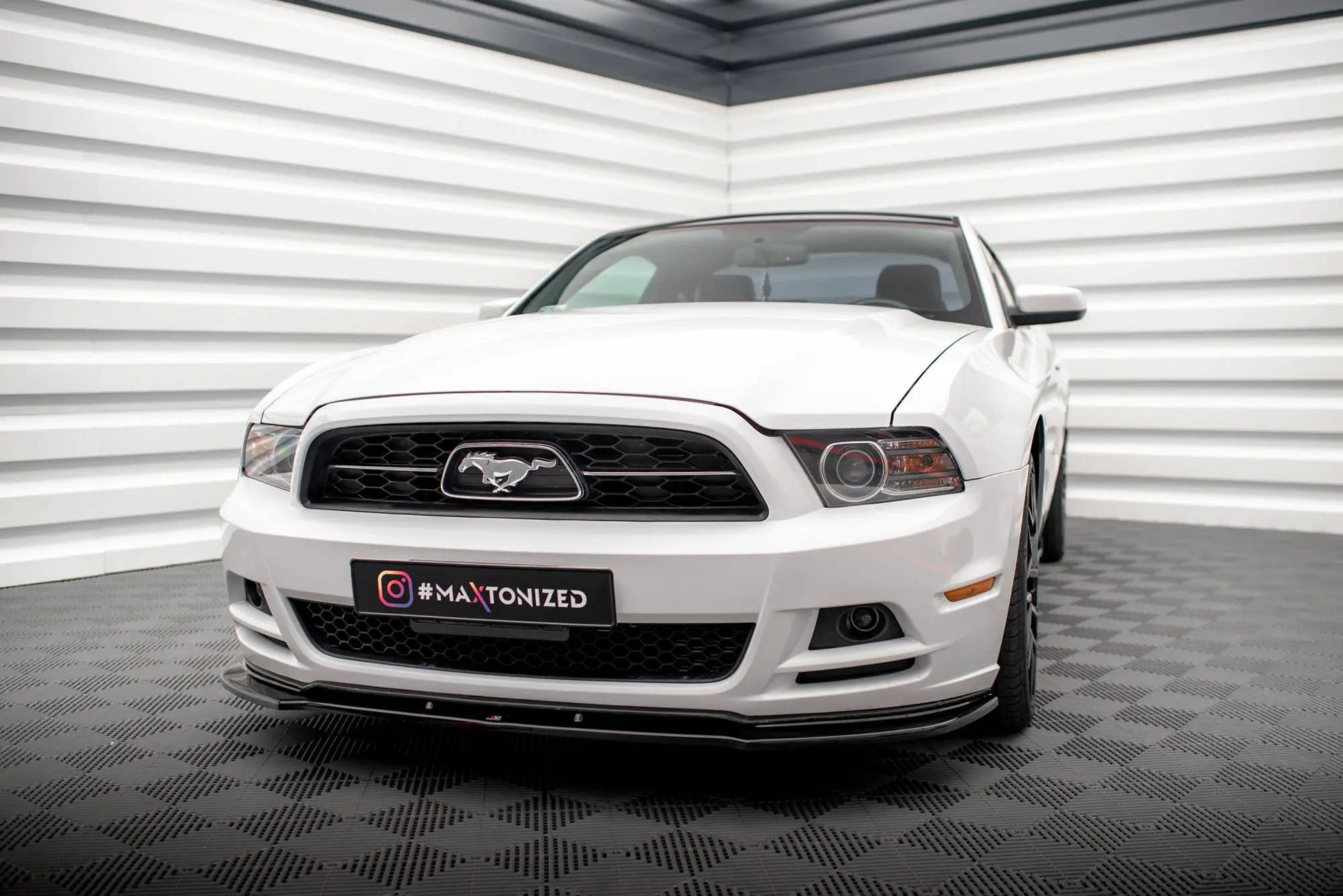 Frontspoiler Ford Mustang V Facelift 2009-2014 | Glossy Black Edition – bilde 4
